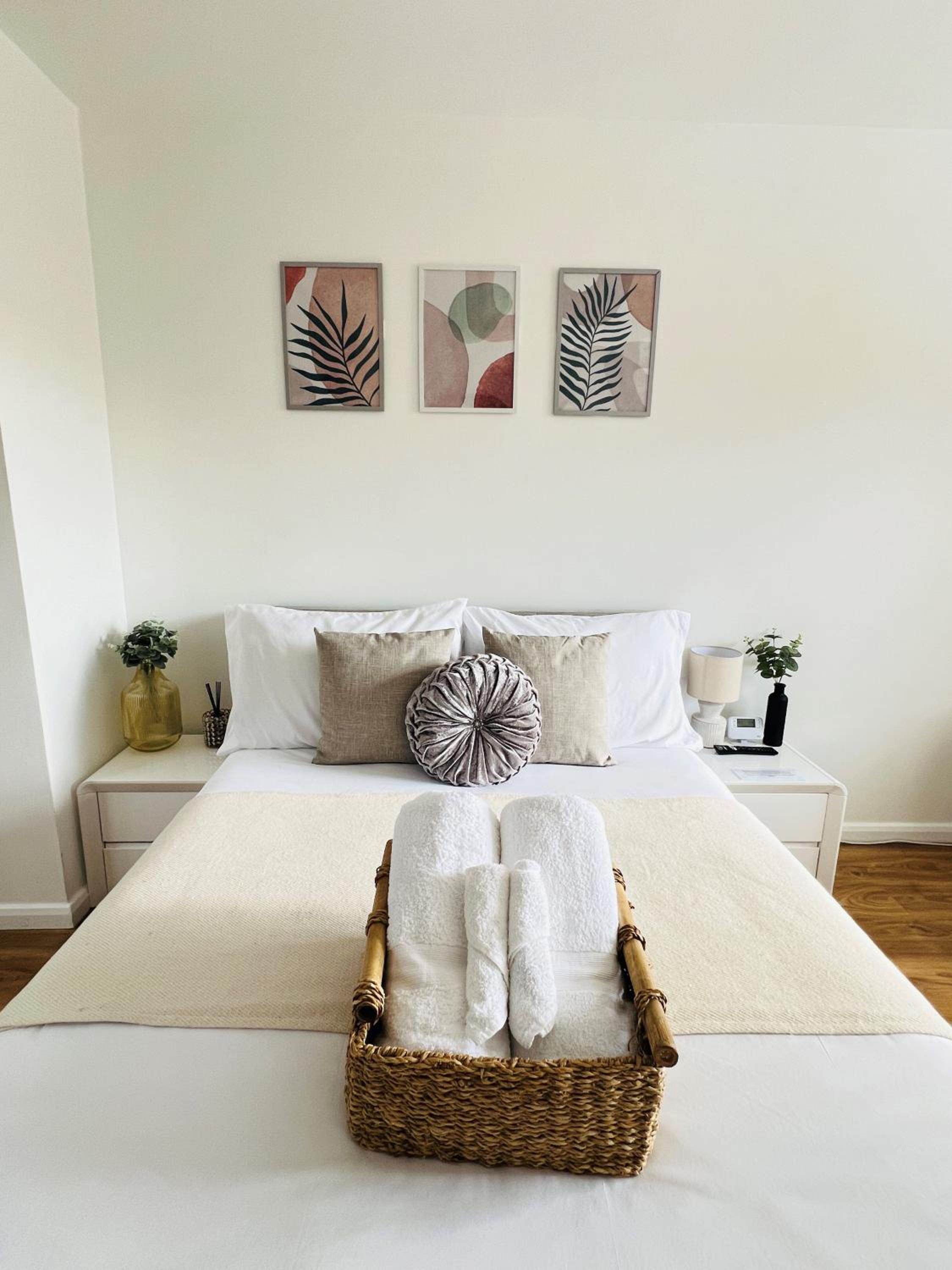 Studio Apartment (St Katherine’s and Wapping)