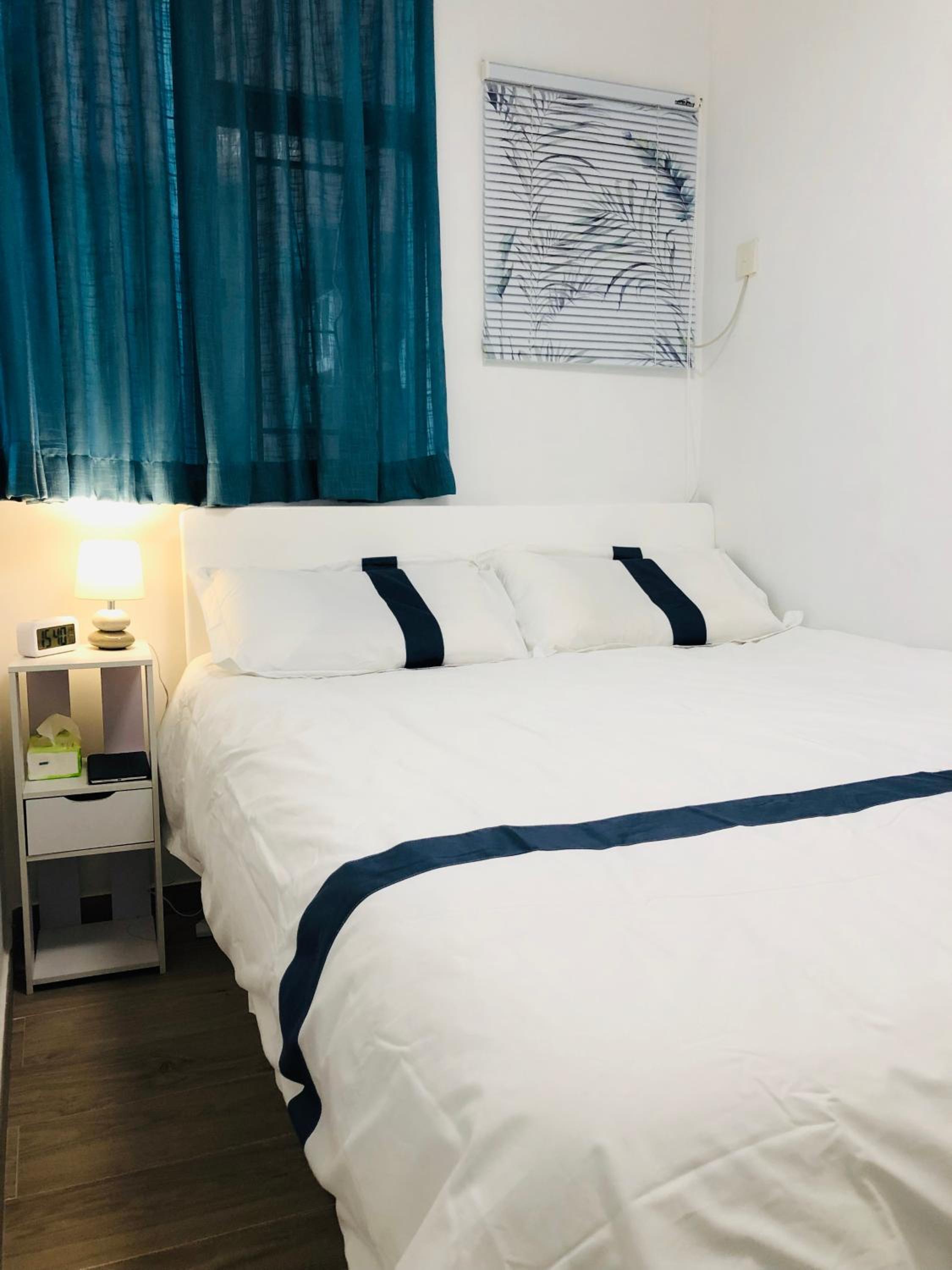 High rise comfy flat in heart of city