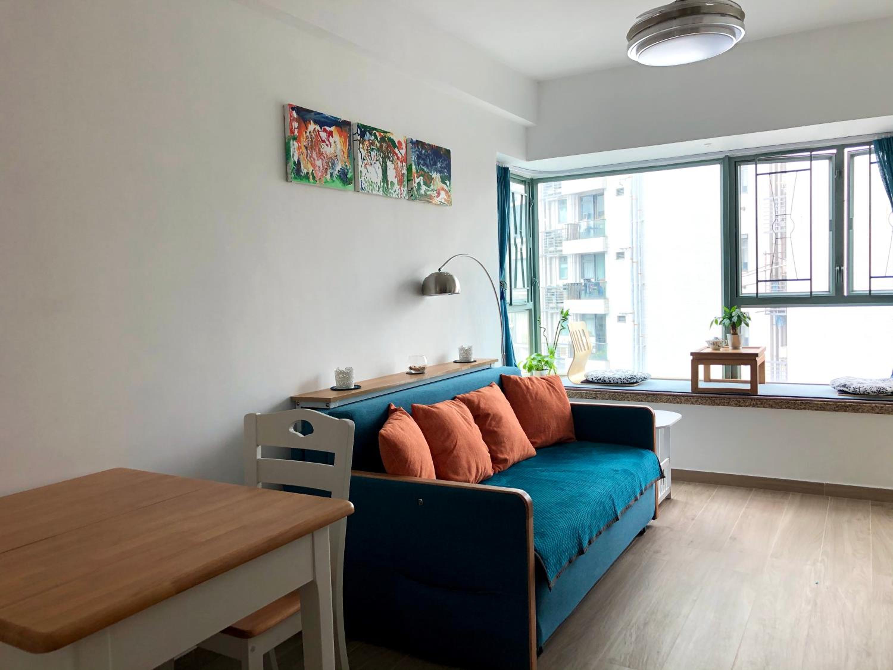 High rise comfy flat in heart of city