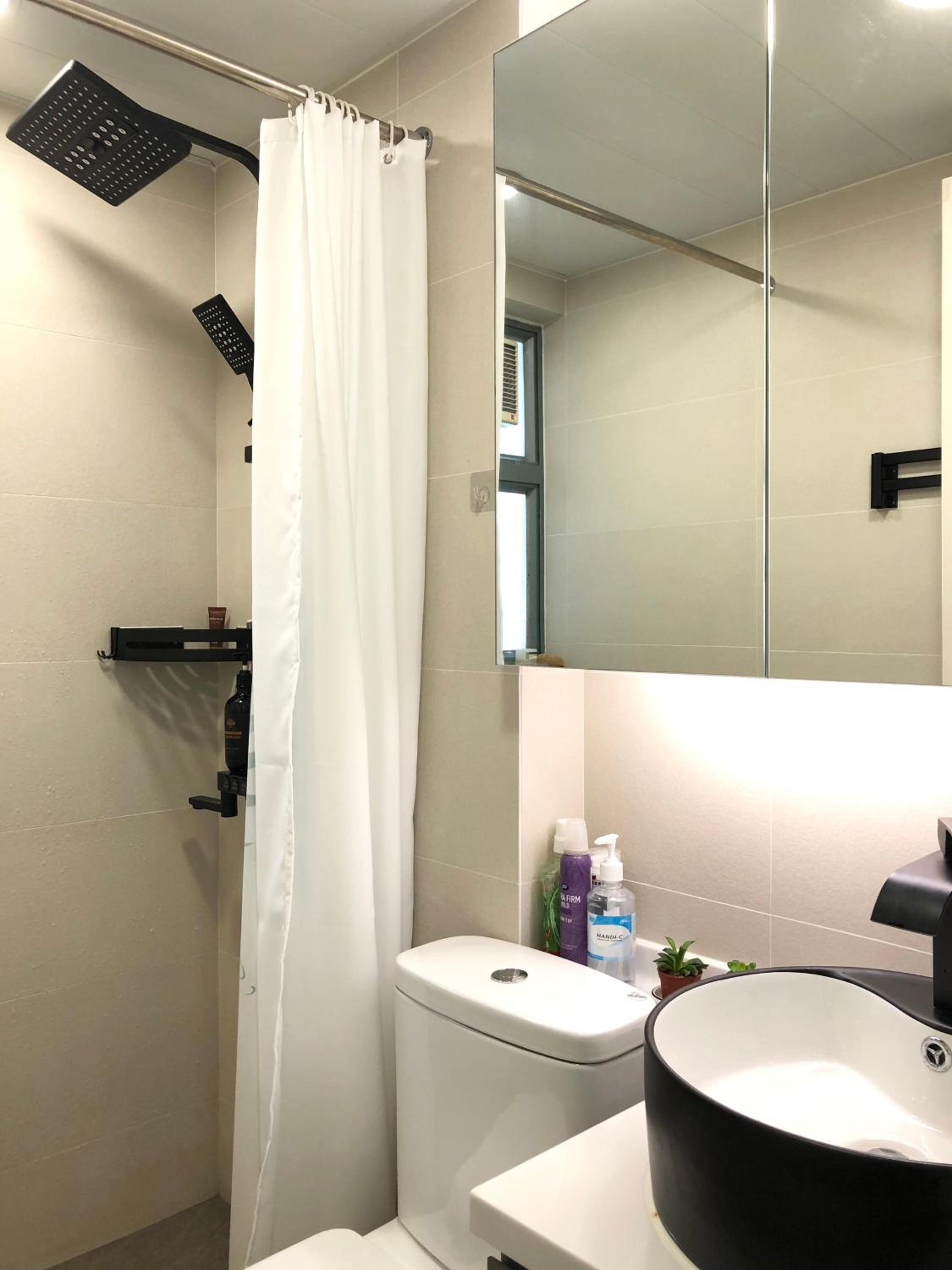 High rise comfy flat in heart of city