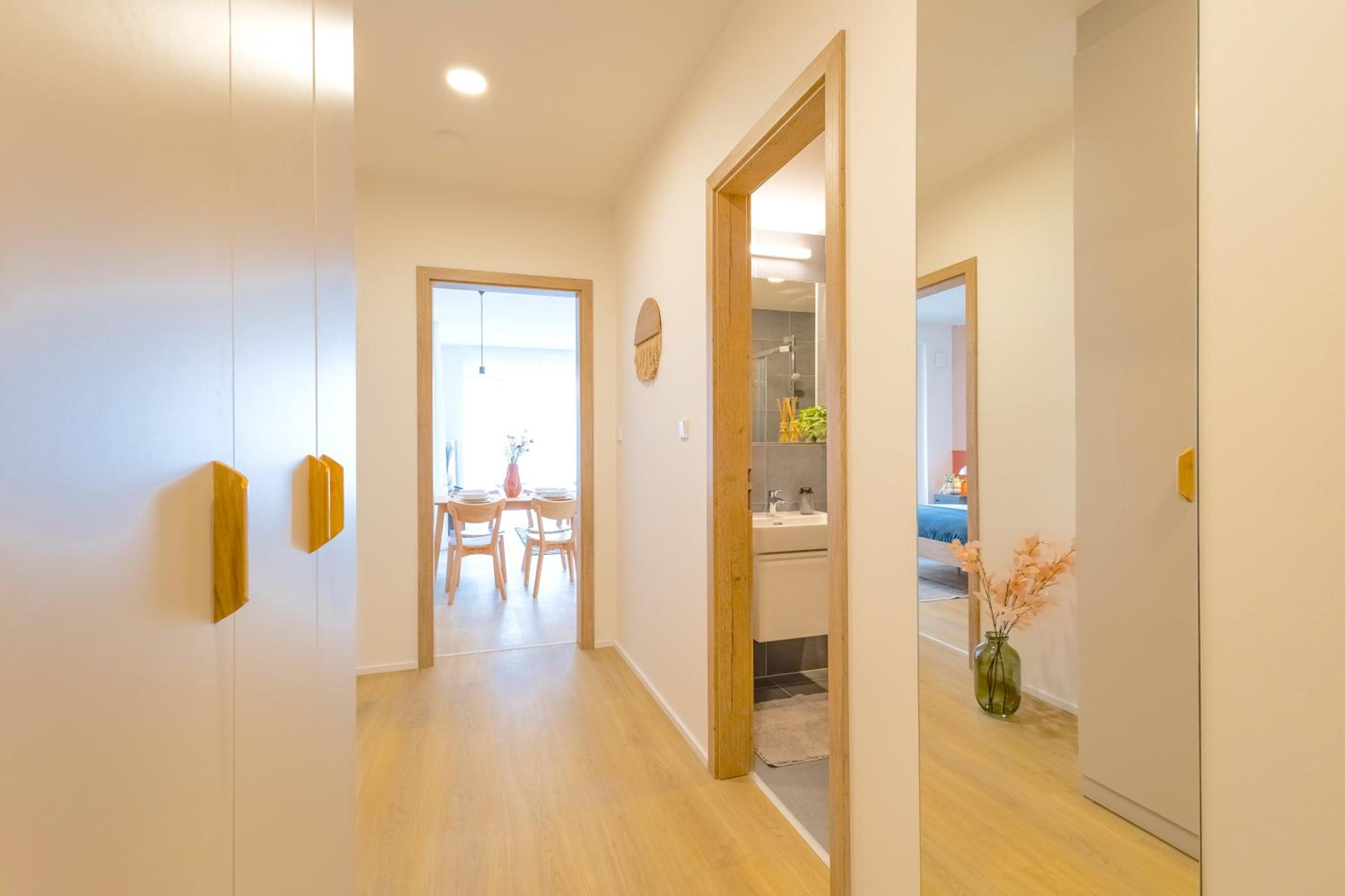 Design Apartment - Balcony, Free Parking, Yoga, 10 mins to center, by Gravity Prague