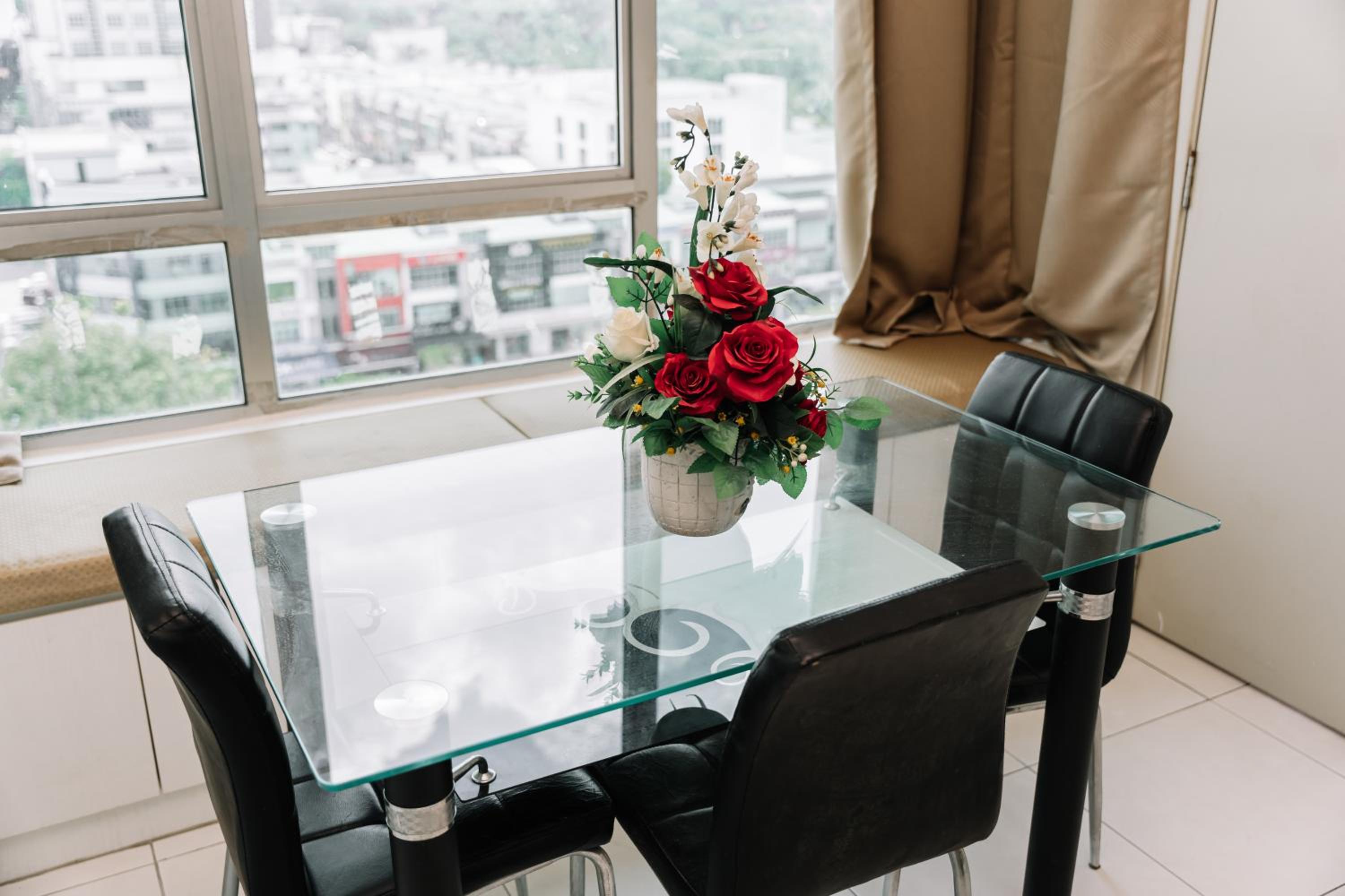 Mount austin#akademik suites#austin center
