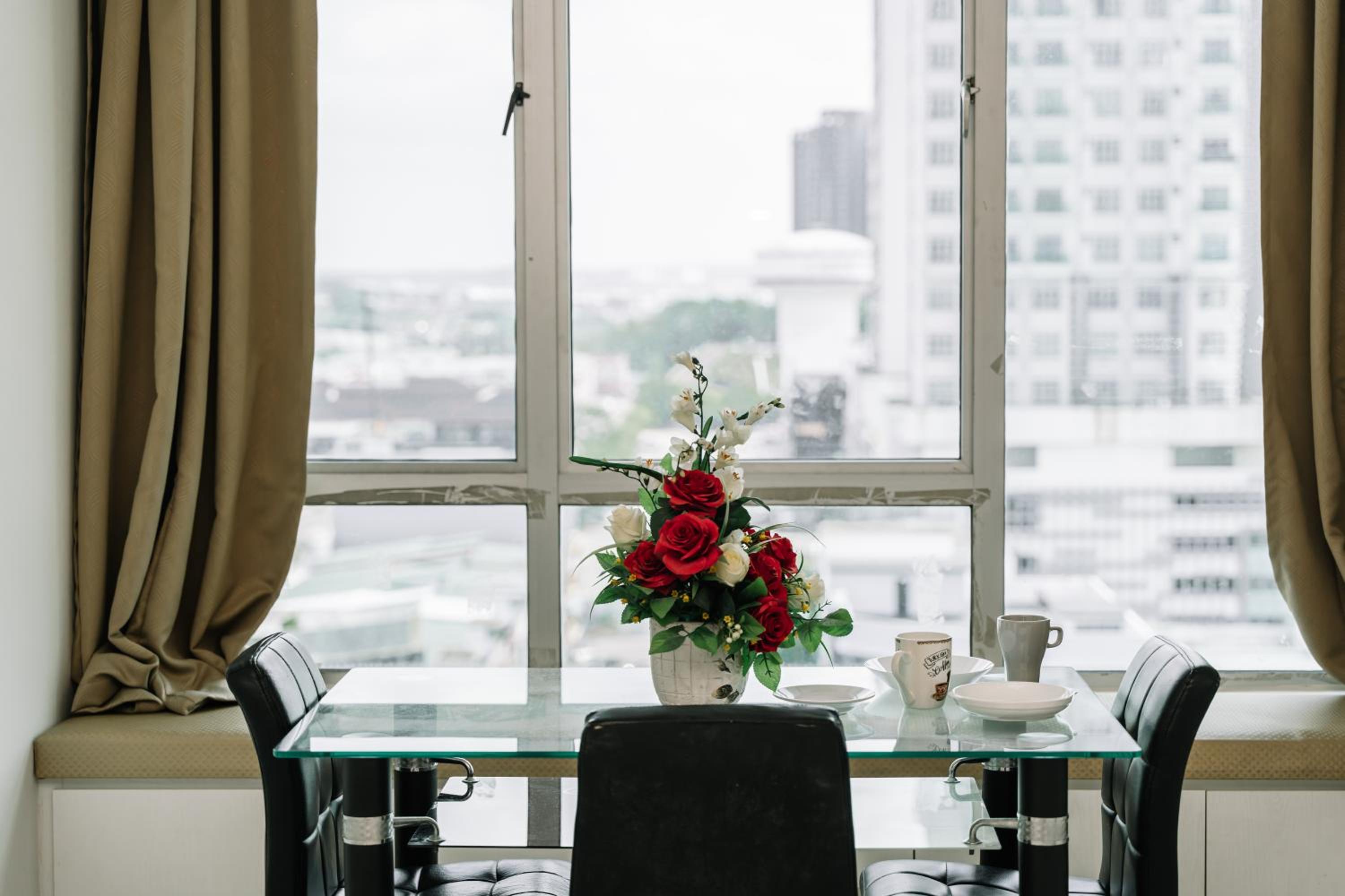 Mount austin#akademik suites#austin center