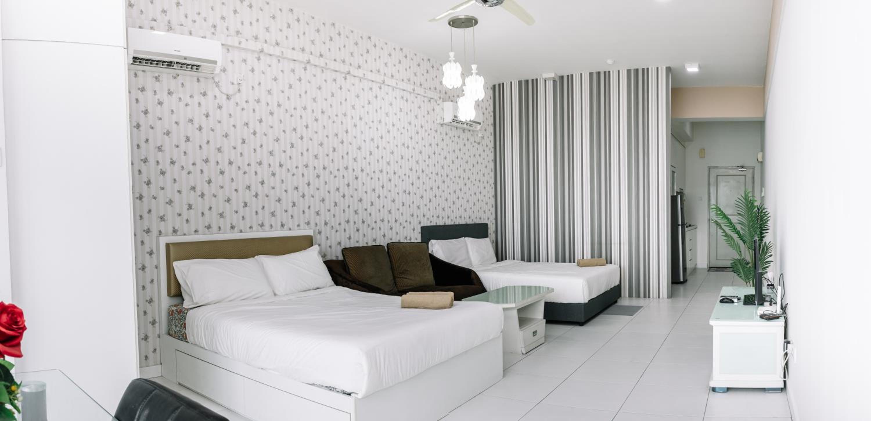 Mount austin#akademik suites#austin center