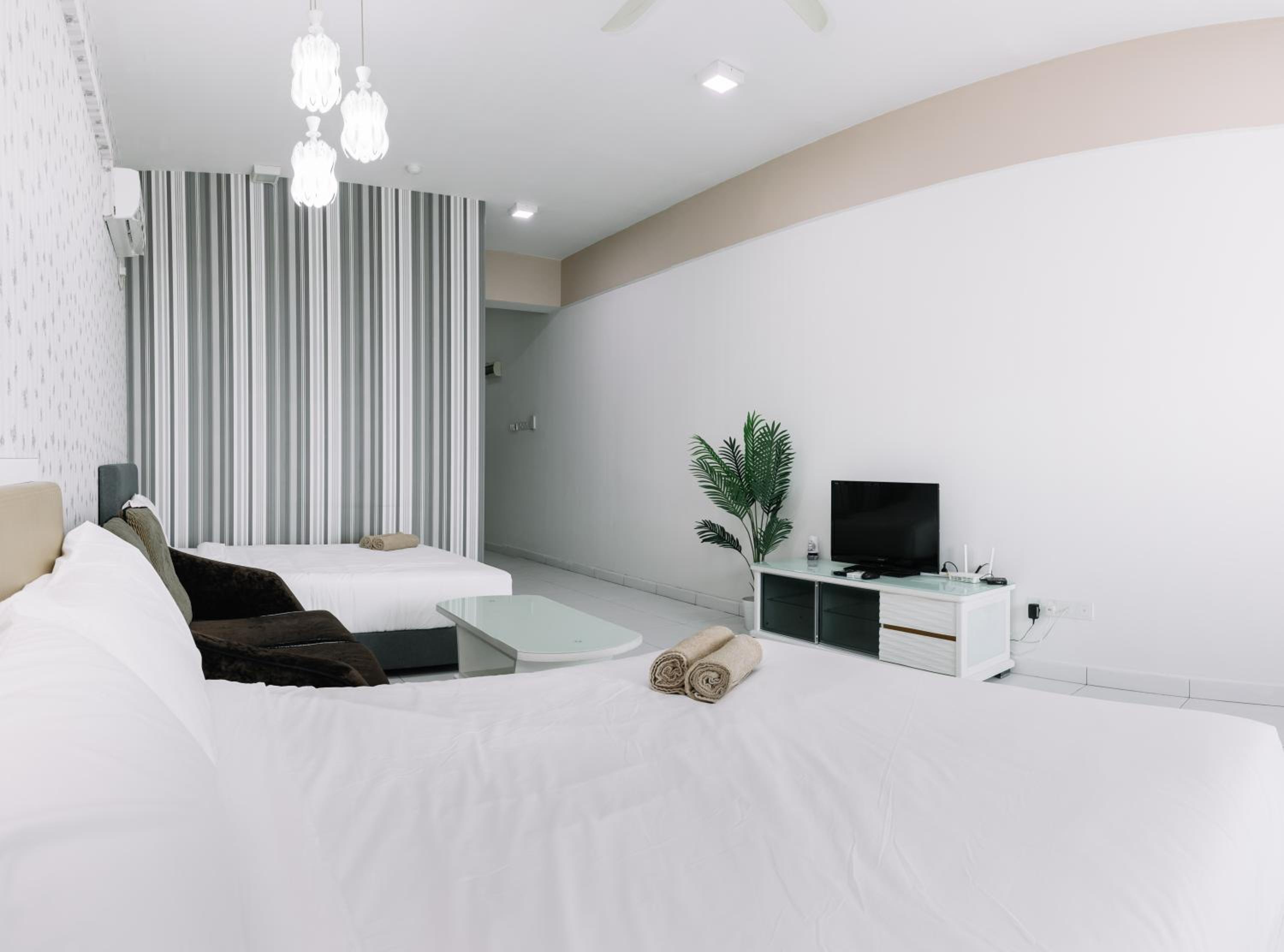 Mount austin#akademik suites#austin center