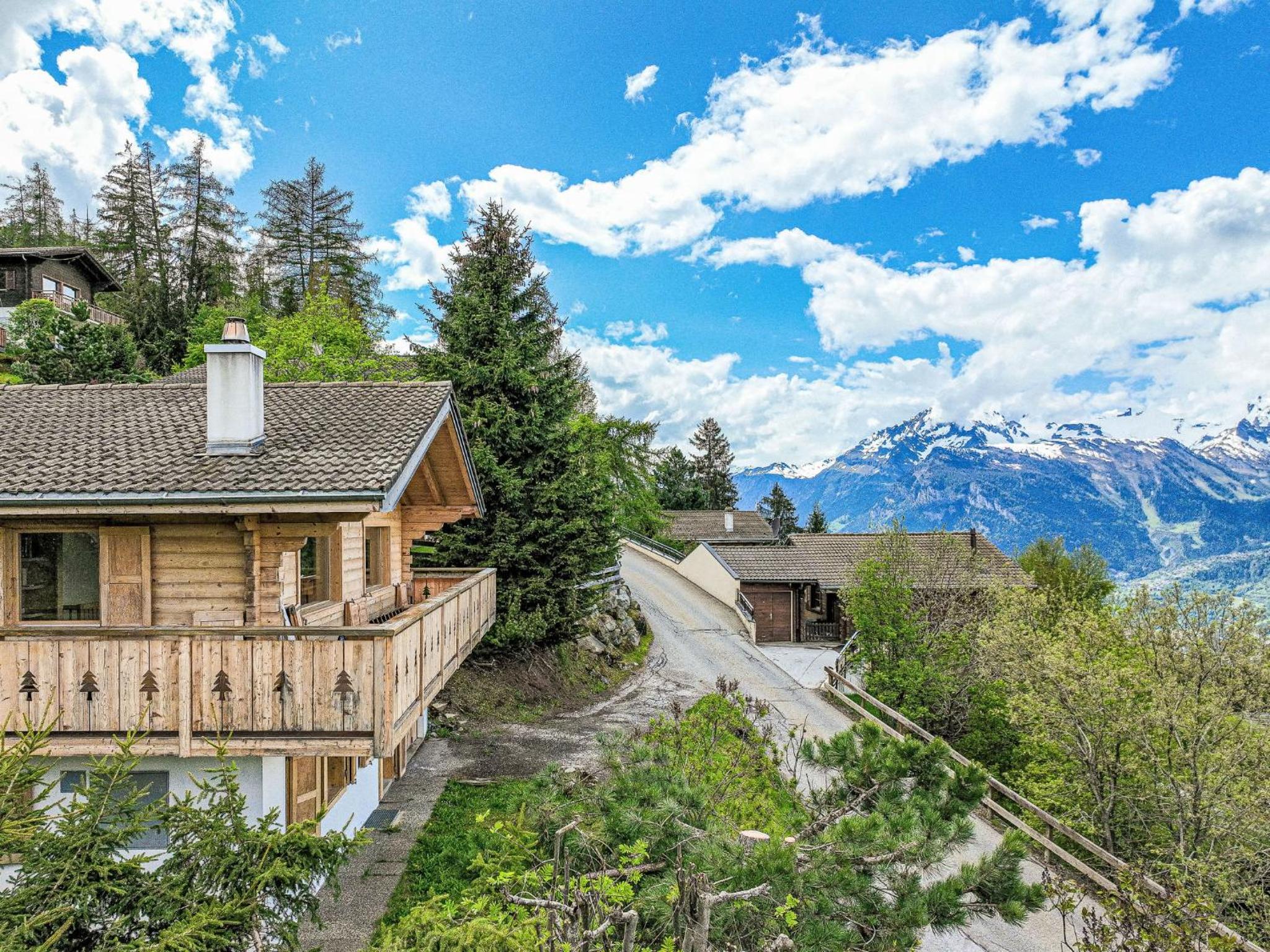 Chalet Le Loup- le Renard et la Belette by Interhome