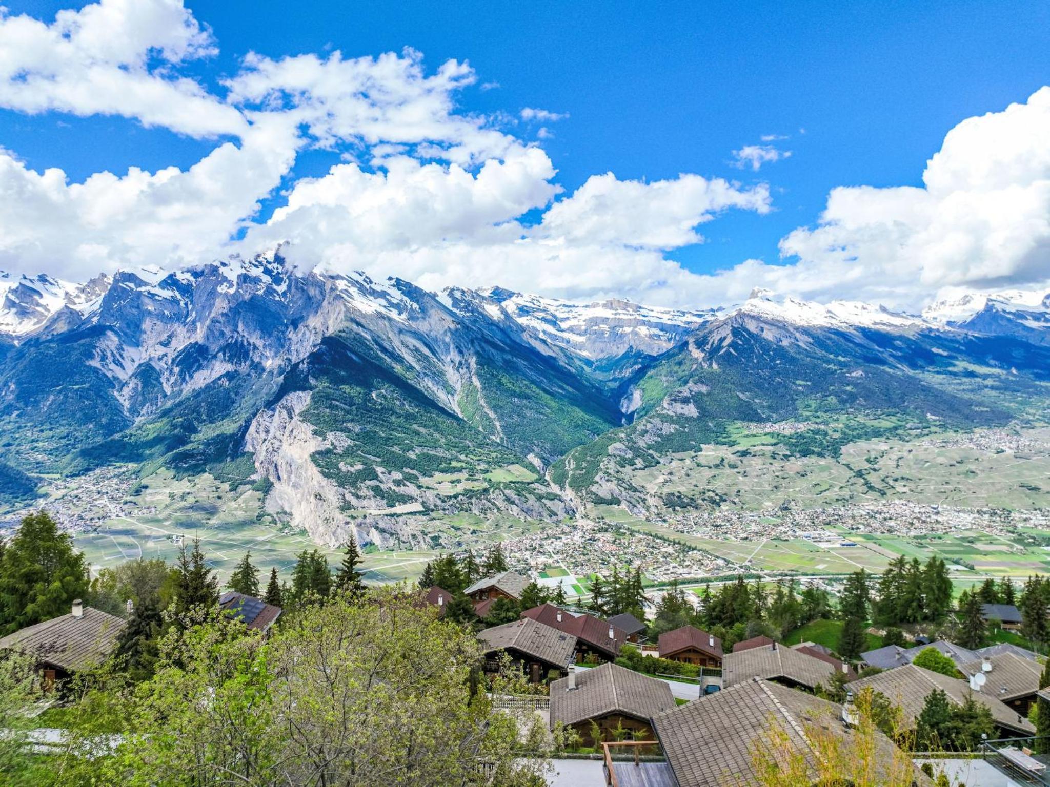 Chalet Le Loup- le Renard et la Belette by Interhome
