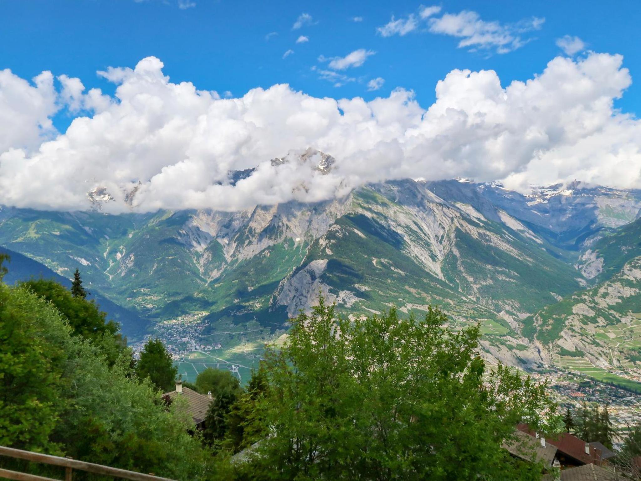 Chalet Le Loup- le Renard et la Belette by Interhome
