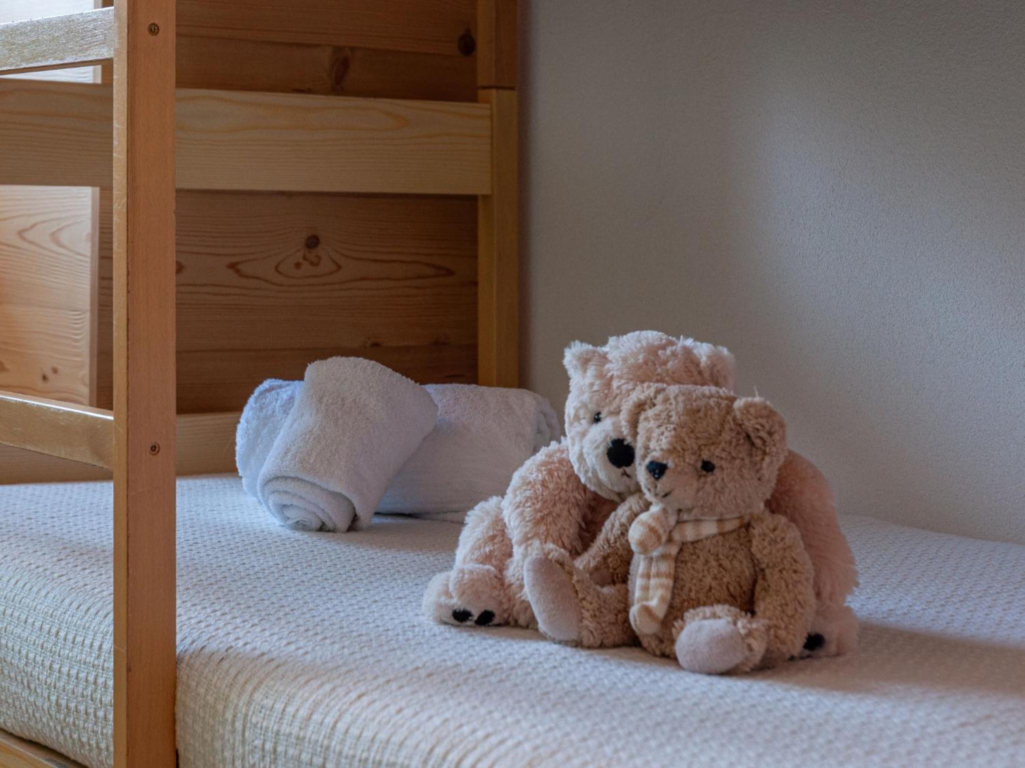 Chalet Le Loup- le Renard et la Belette by Interhome
