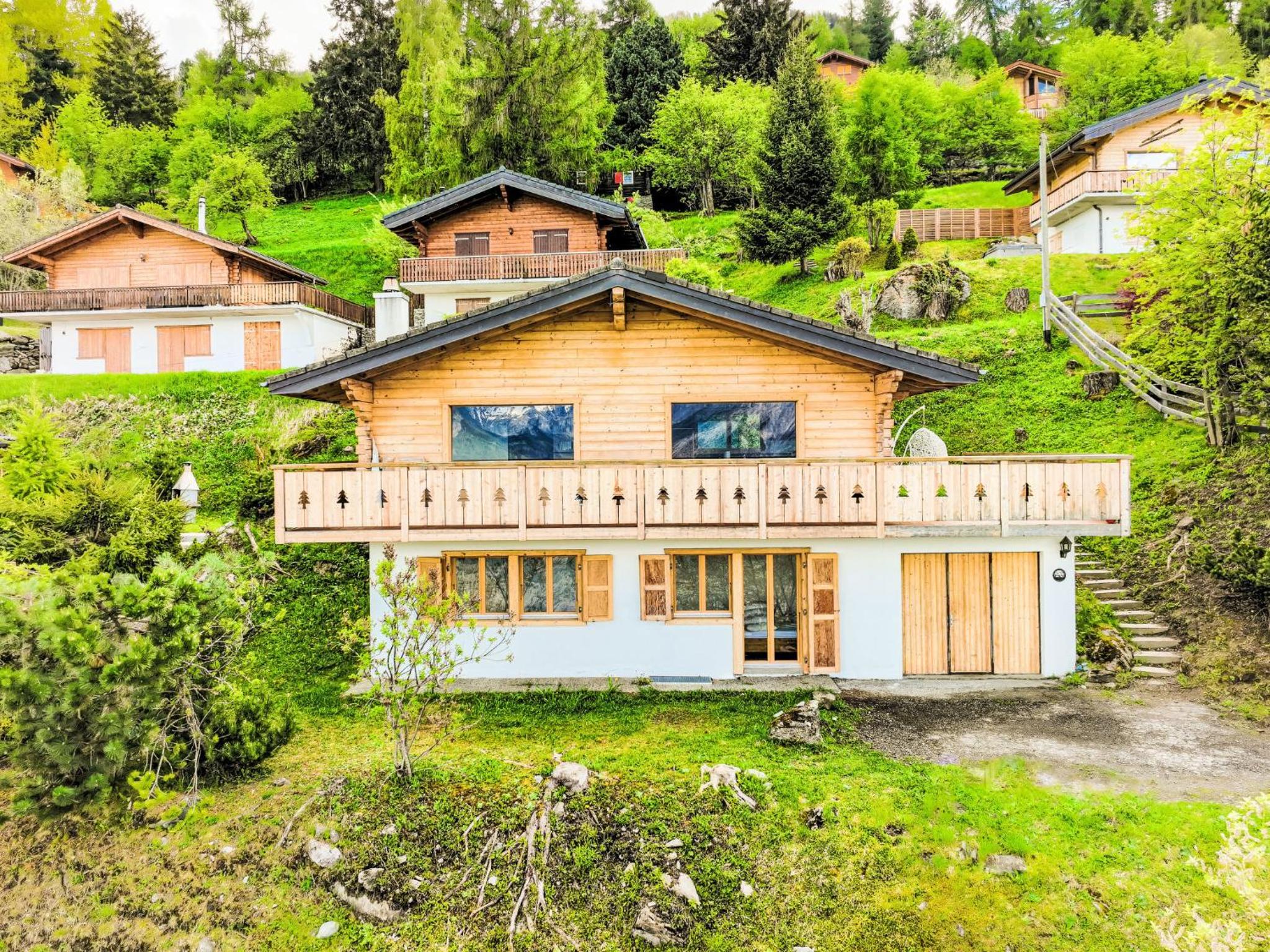 Chalet Le Loup- le Renard et la Belette by Interhome