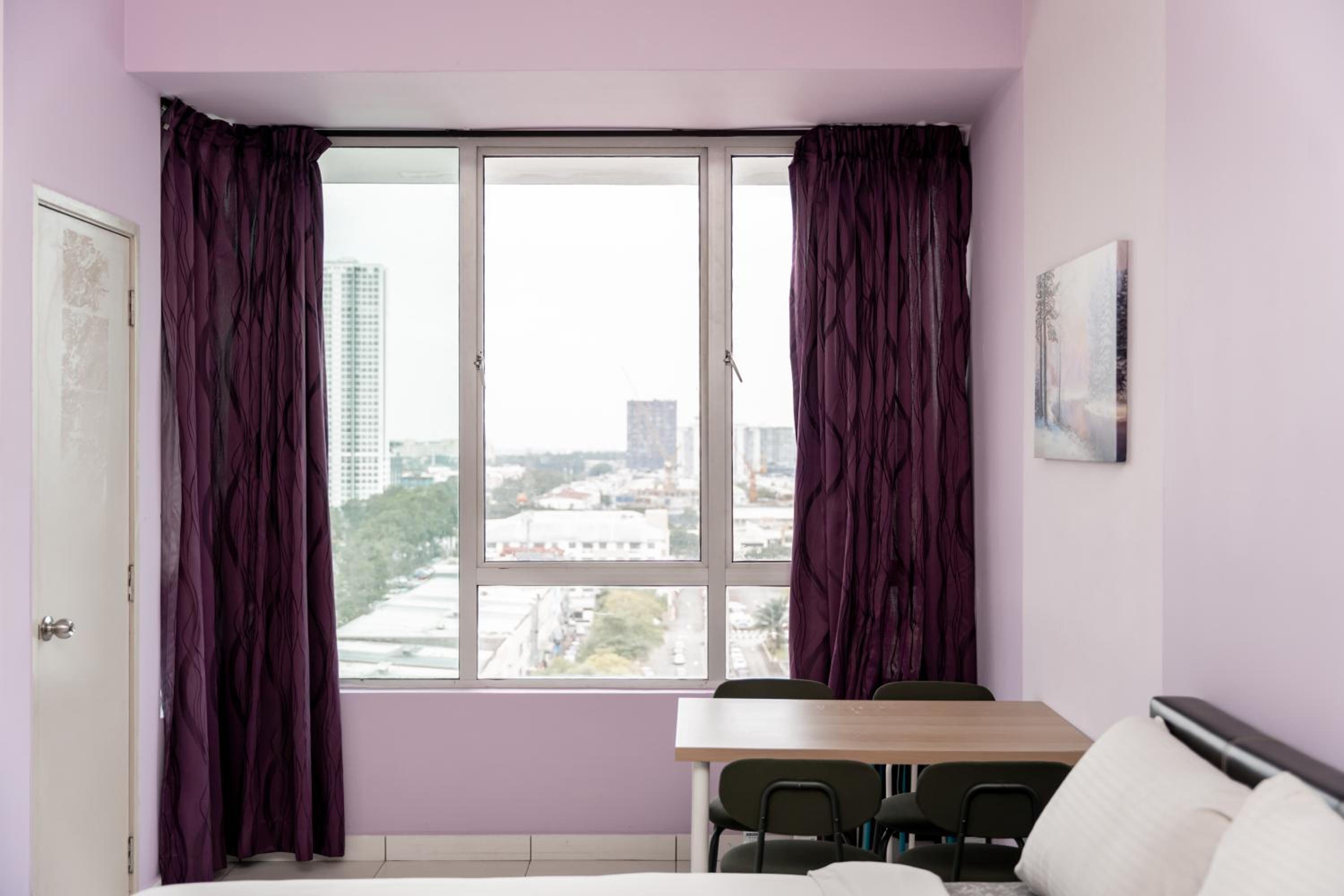 Mount austin#akademik suites#austin center