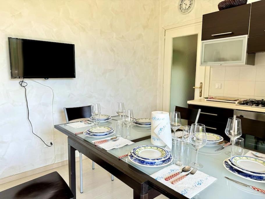 300 mt near the sea and the station exclusive apartment view 3