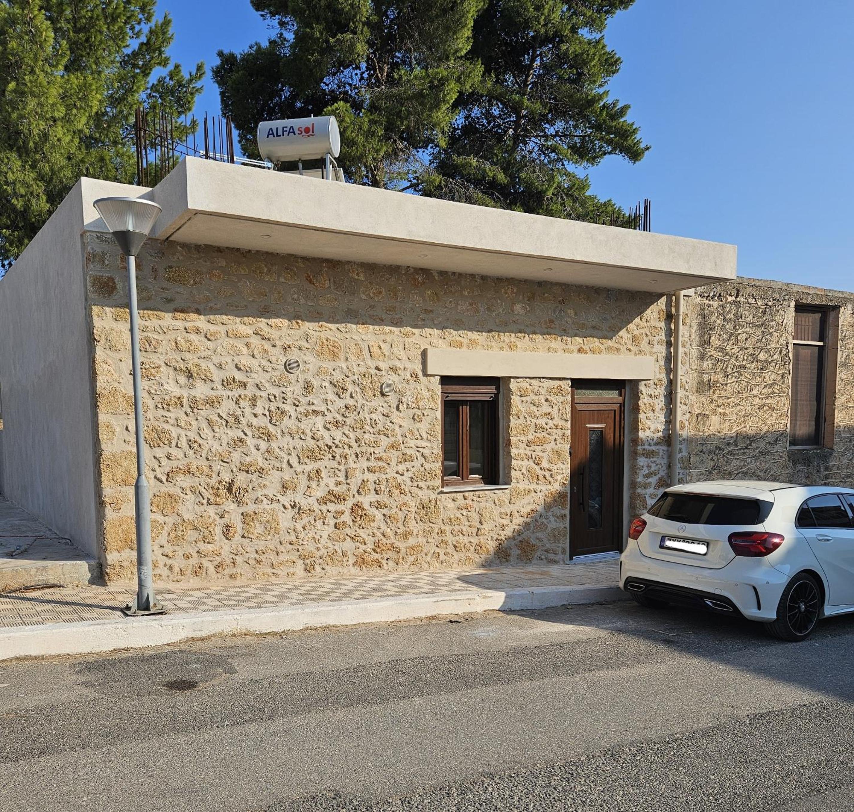 plytra house