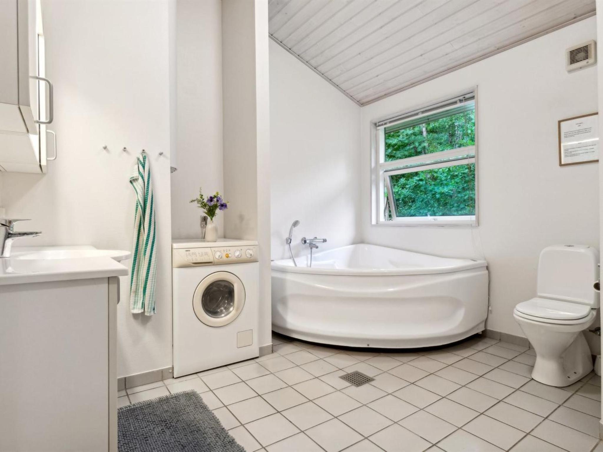 Holiday Home Emmie - 1-2km from the sea by Interhome view 5