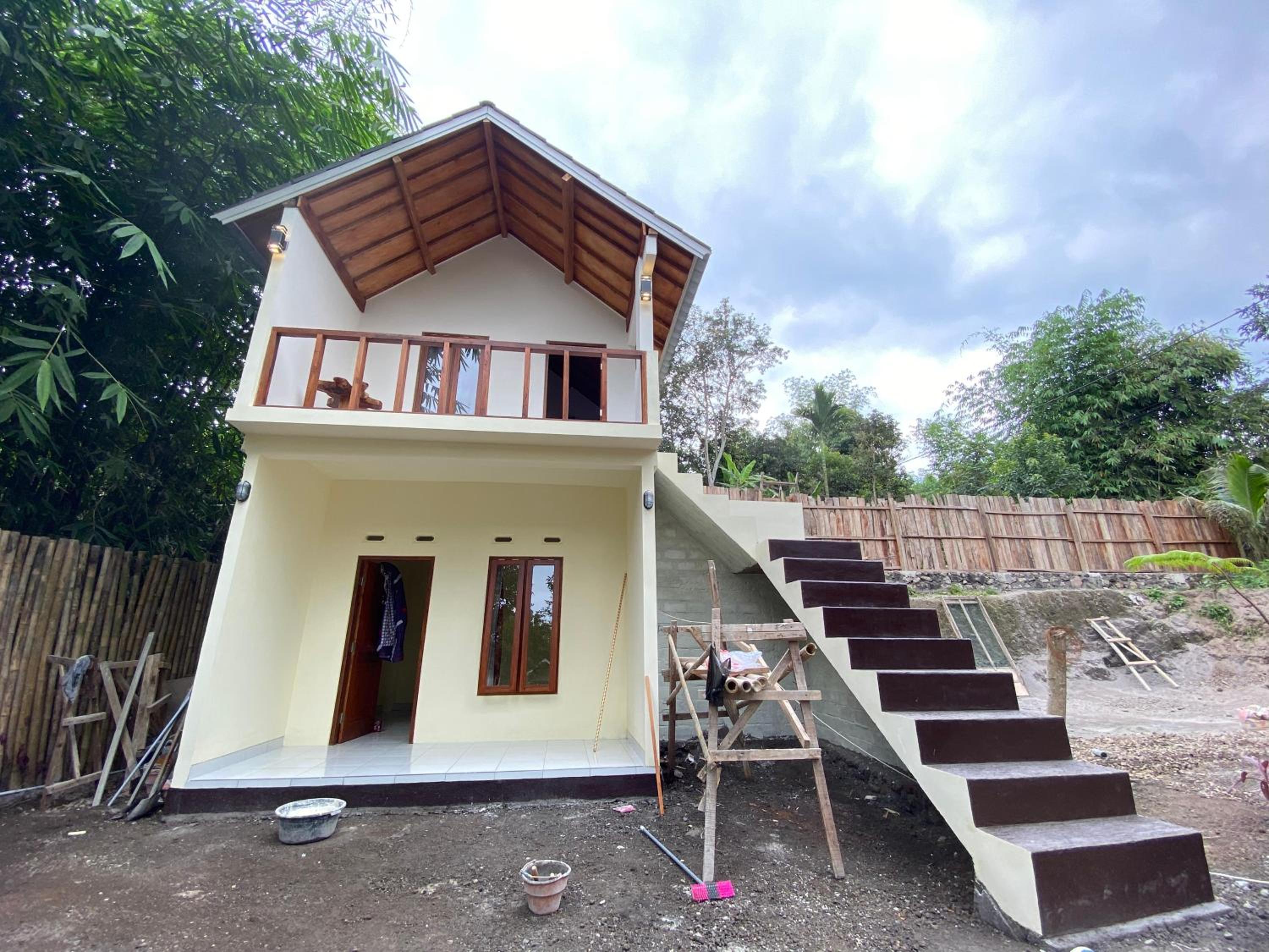 Avocado homestay