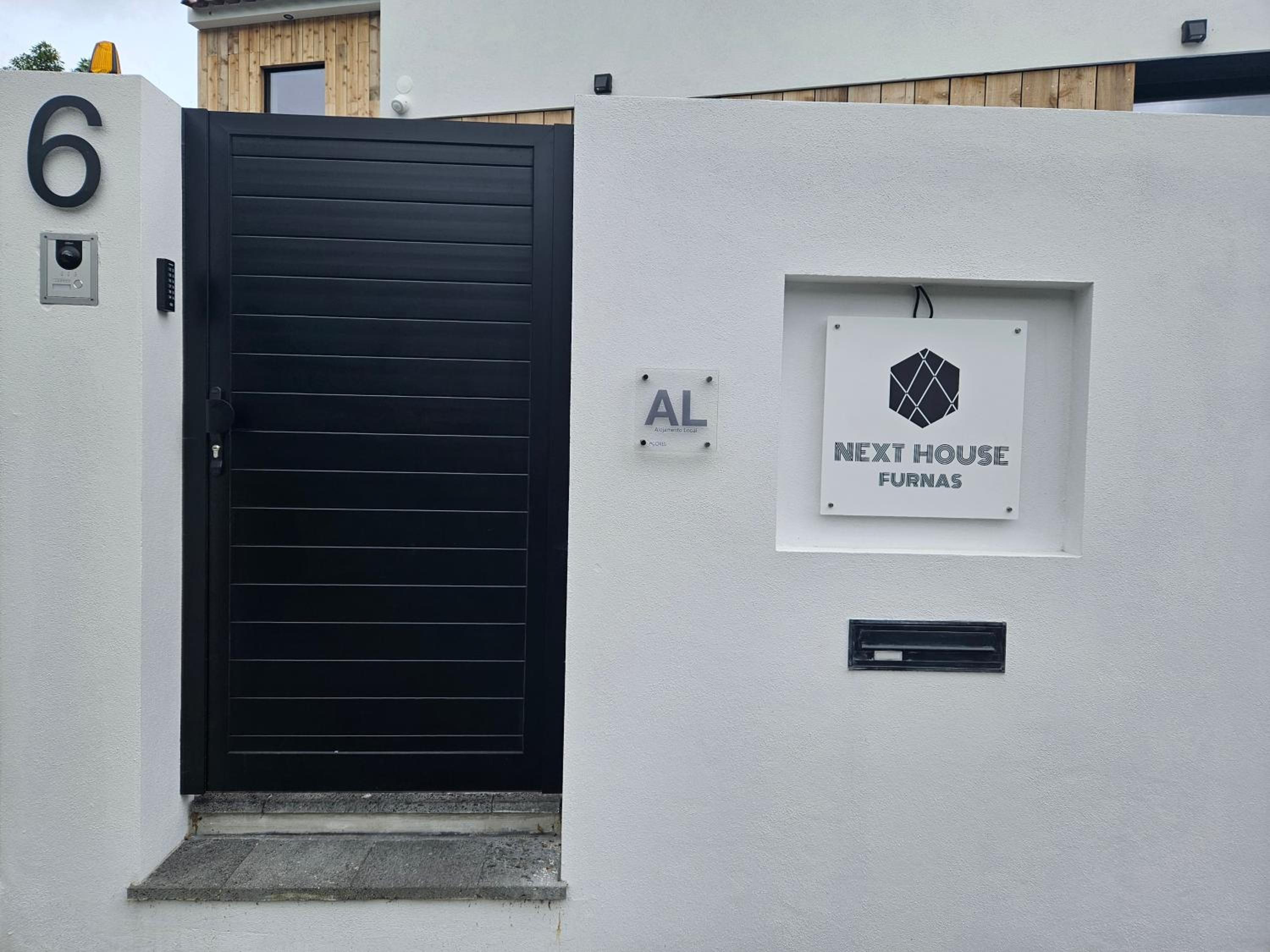 NEXT HOUSE