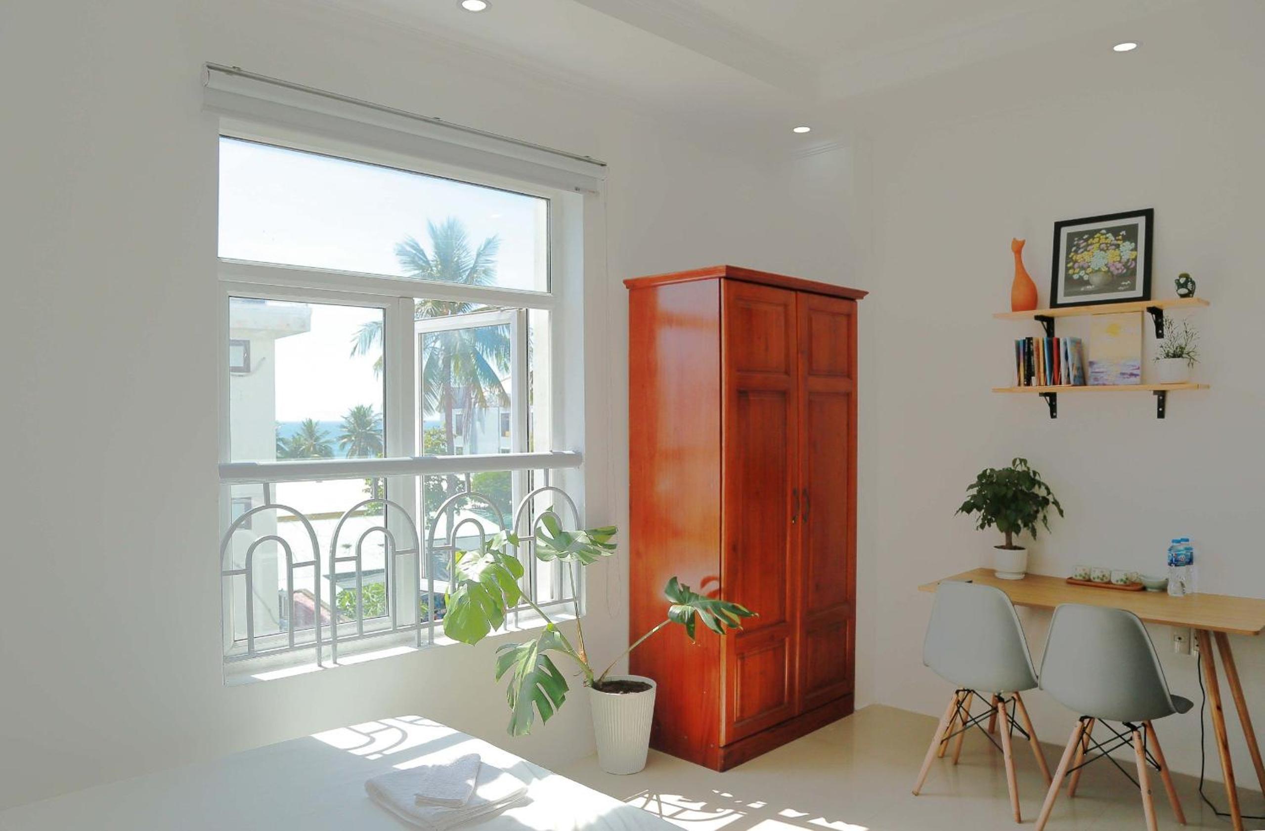 Apartment at My Khe beach view 4