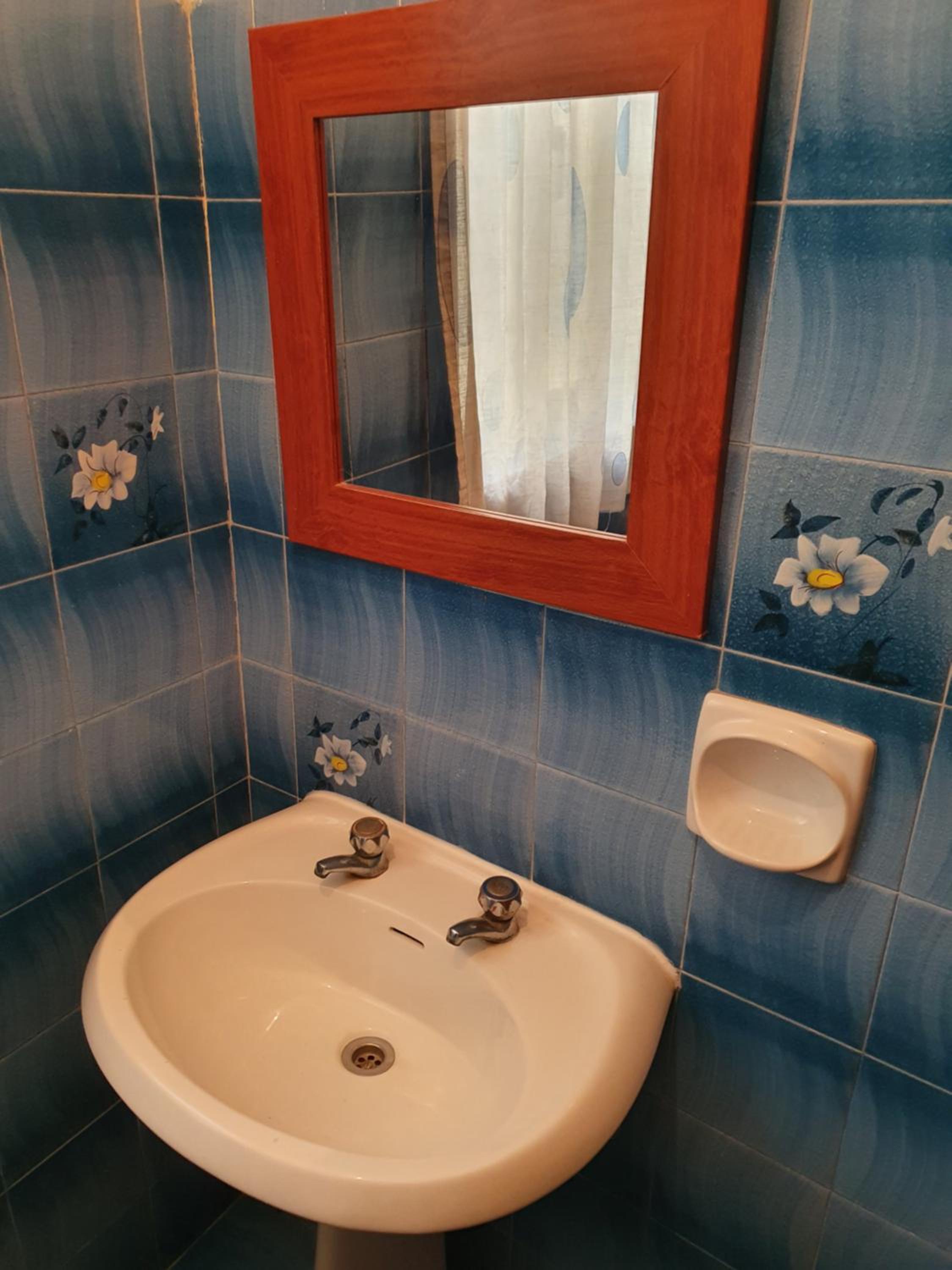 Marjoe apartment ,FEMALE GUEST ONLY photo 3