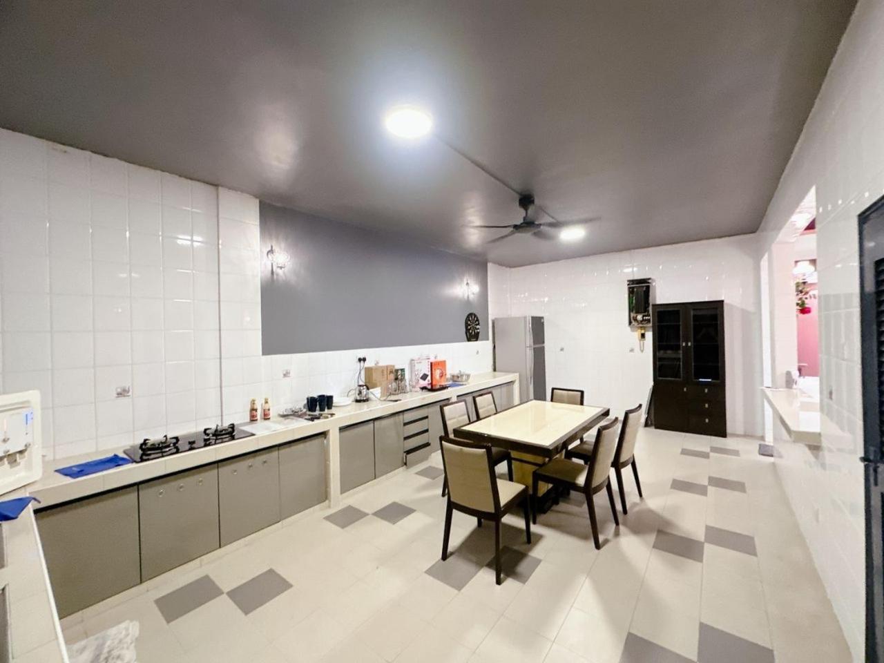 B04 Modern Deluxe Homestay