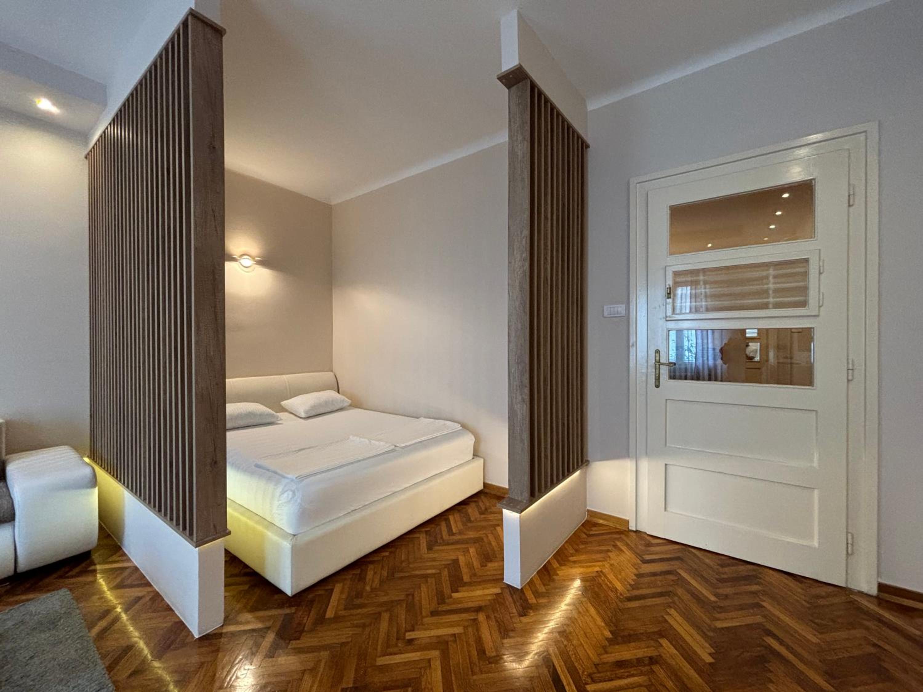 Central Apartment Close to Everything view 2
