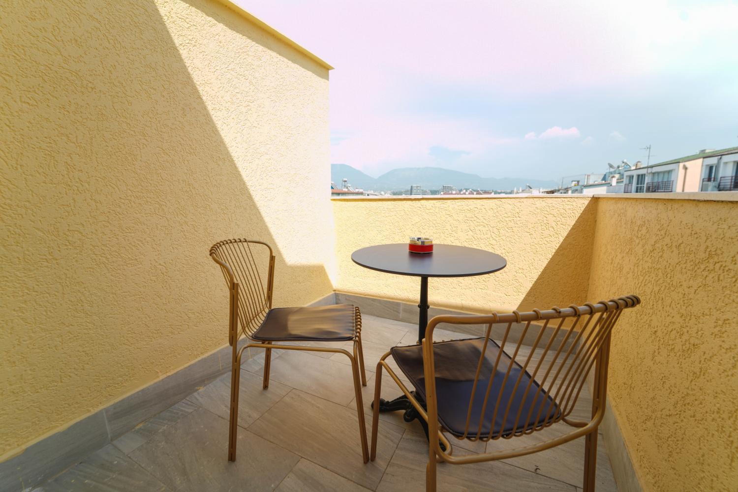 Haris Apartments Tirana