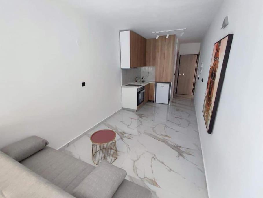 Luxury No4 apartment in Ladadika