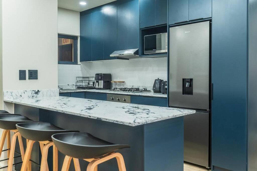 Modern Central 1 BR Apartment view 2
