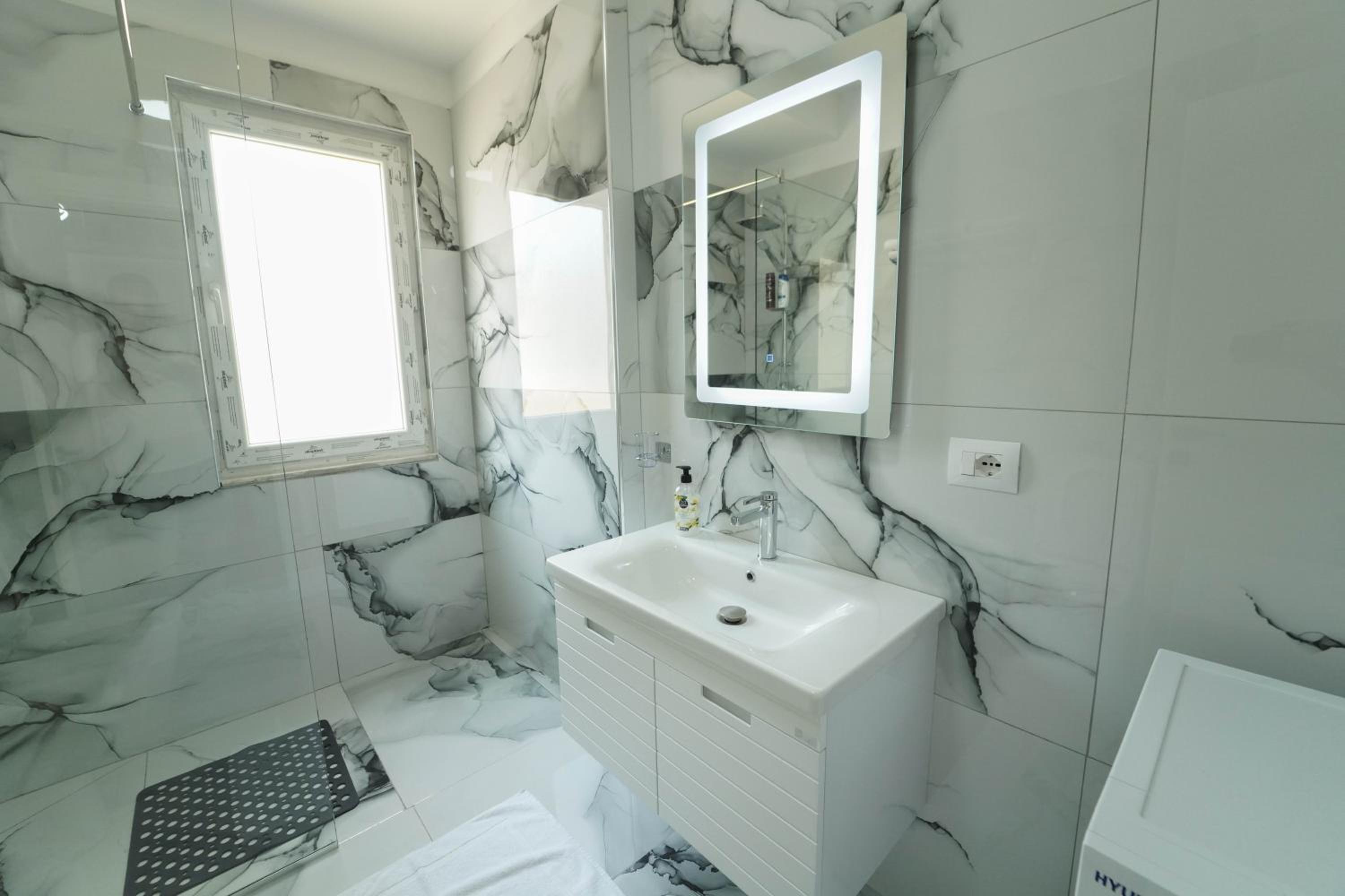 Haris Apartments Tirana