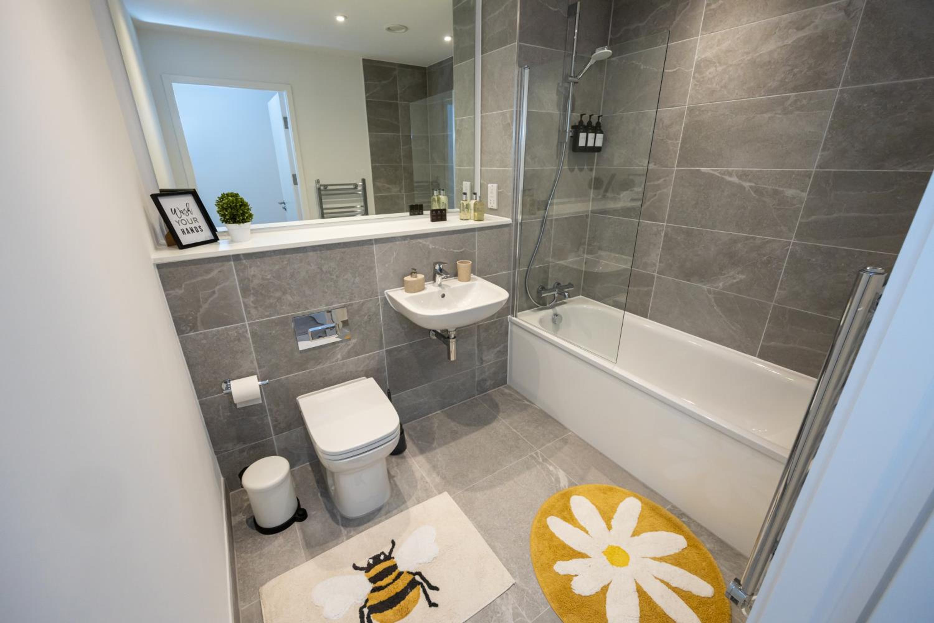 Manchester Vacations - City Center Ultra-Luxe 2Bed Villa Amalfi - Property Image 3