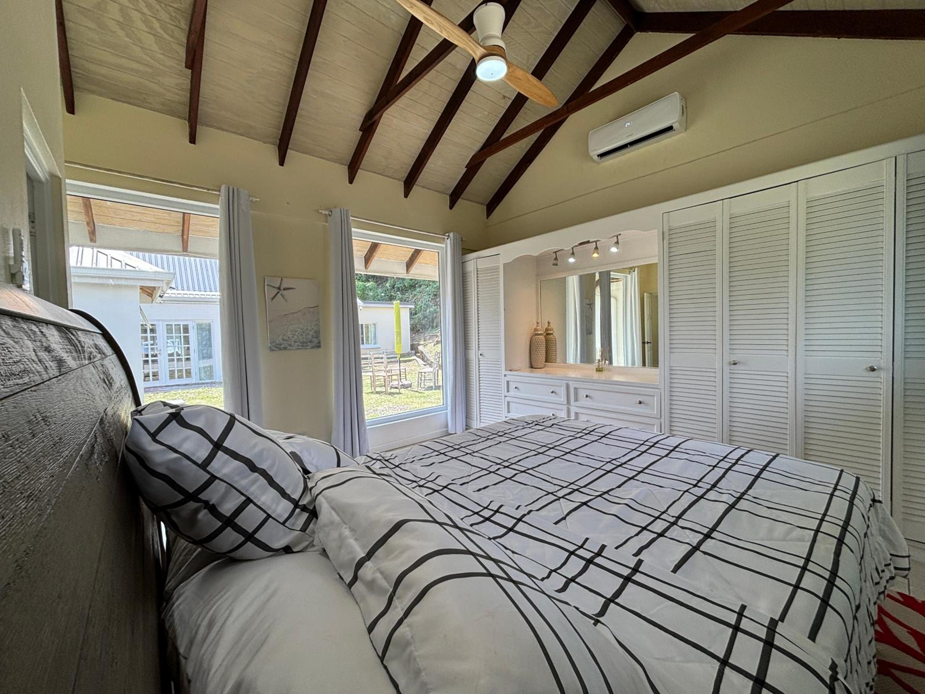 Beachwalk Becune
