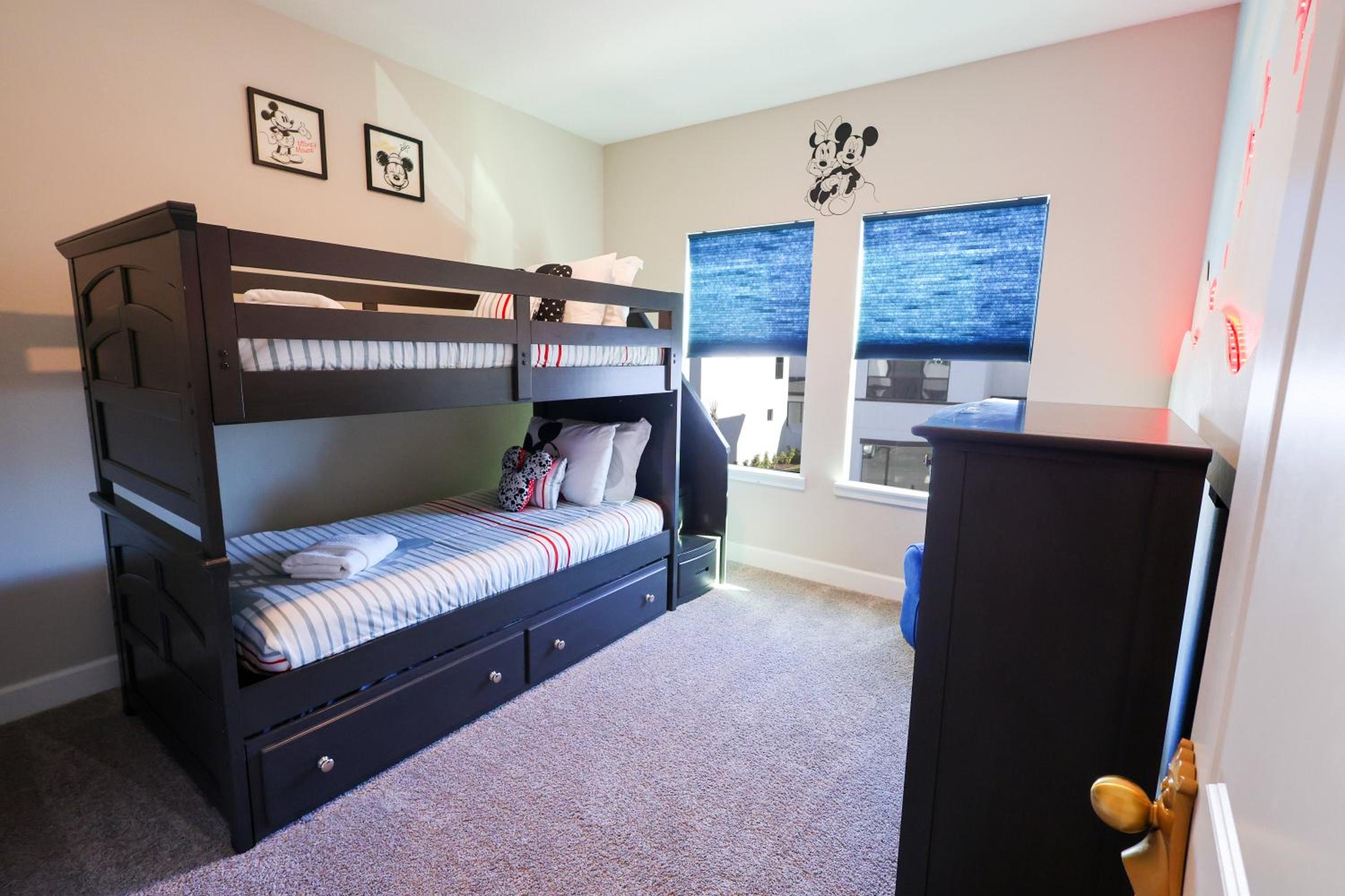 216 Oasis Magic 4BD Villa 5 Min to Disney Magic view 3