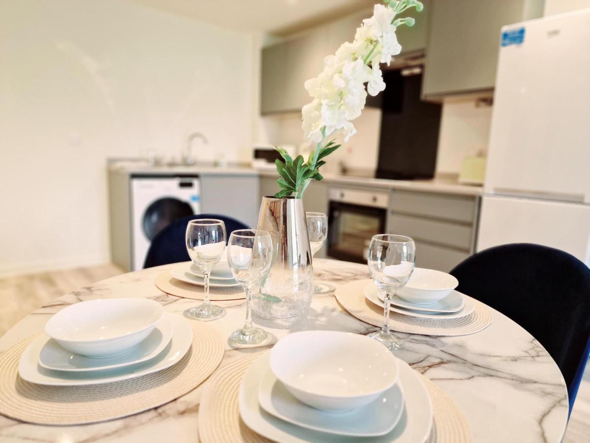 Westminster Luxury Liverpool Apartment with Parking view 4
