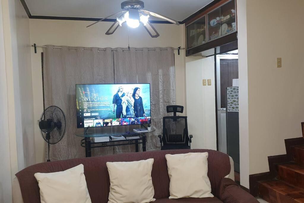 WholeHouse 3 Rooms with Parking view 4