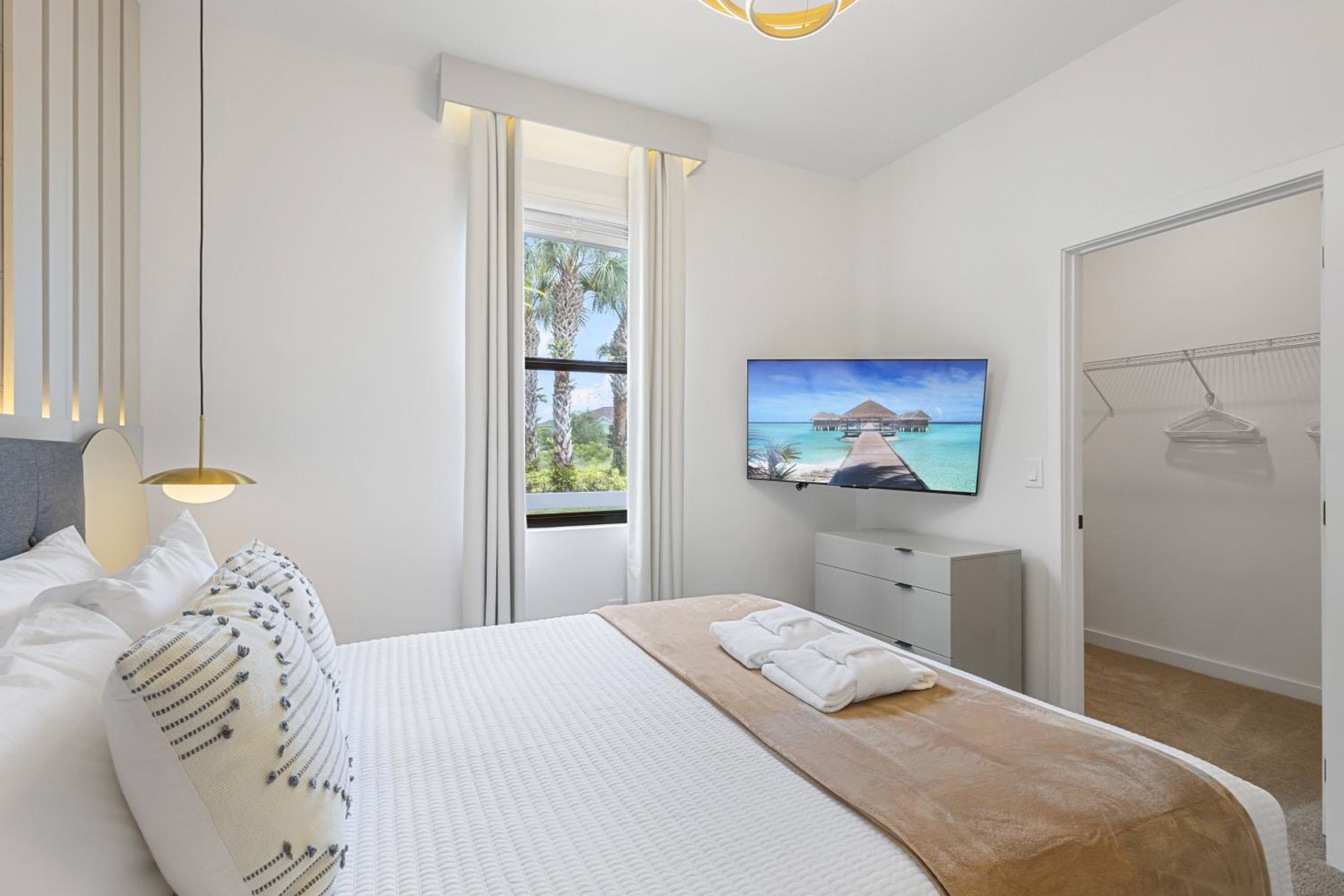 3240 Townhouse Perfect for Disney Visits 3BD view 3