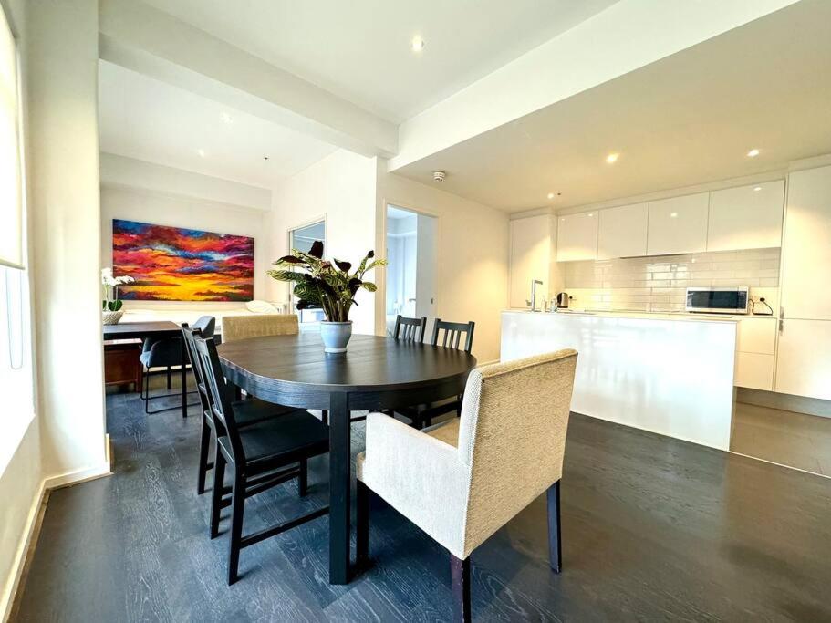 CBD Comfy 2Bedder Walking Distance to CrownComplex