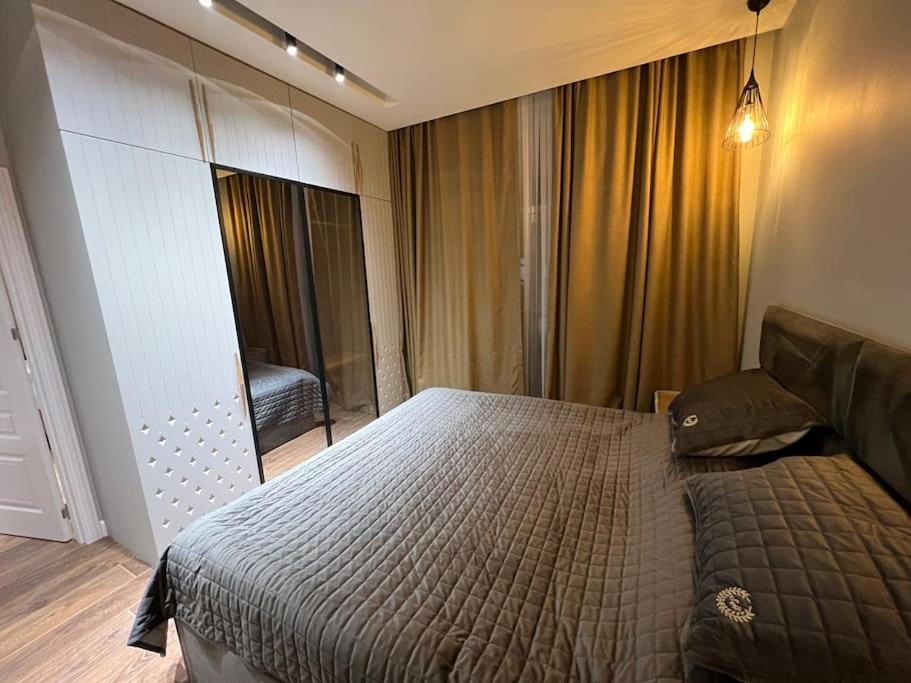 Glamorous Central Apartment