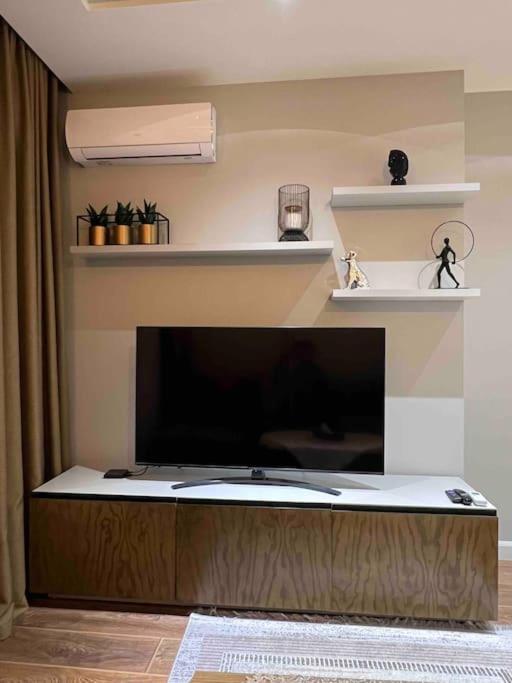 Glamorous Central Apartment