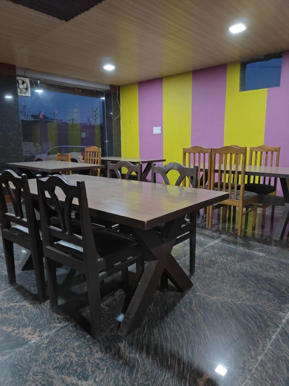 HOTEL SHYAM SAROVER And RESTAURANT