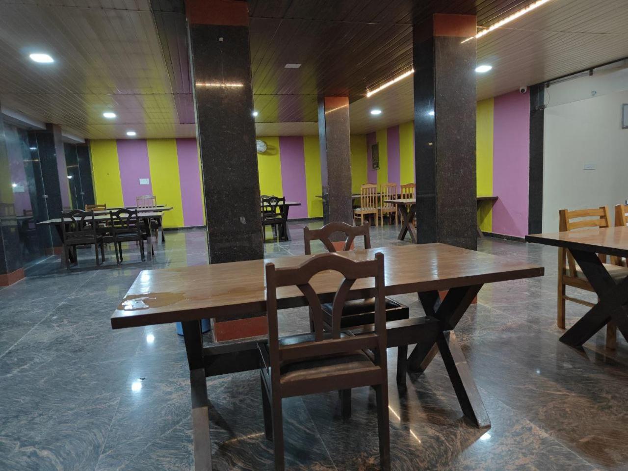 HOTEL SHYAM SAROVER And RESTAURANT