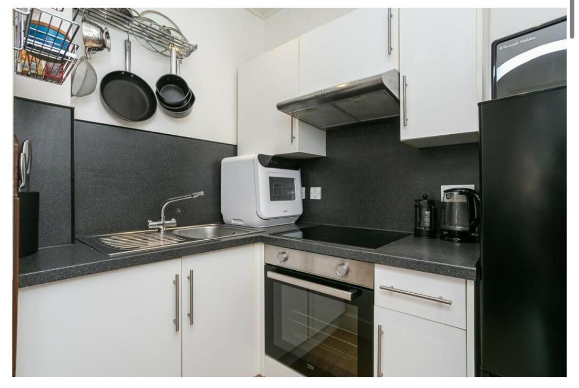 stunning modern one bedroom apartment view 5
