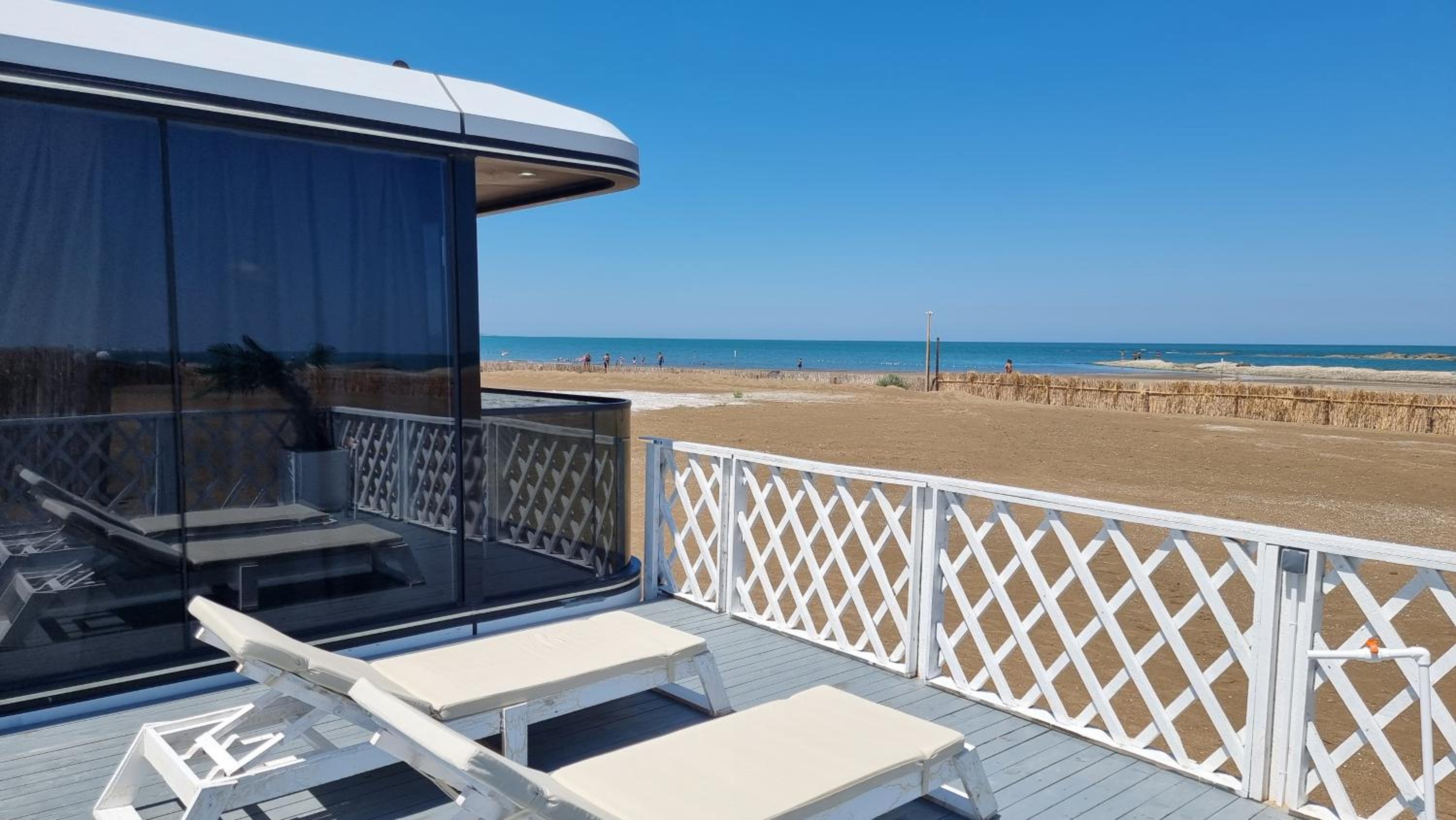 Glam Beach Resort