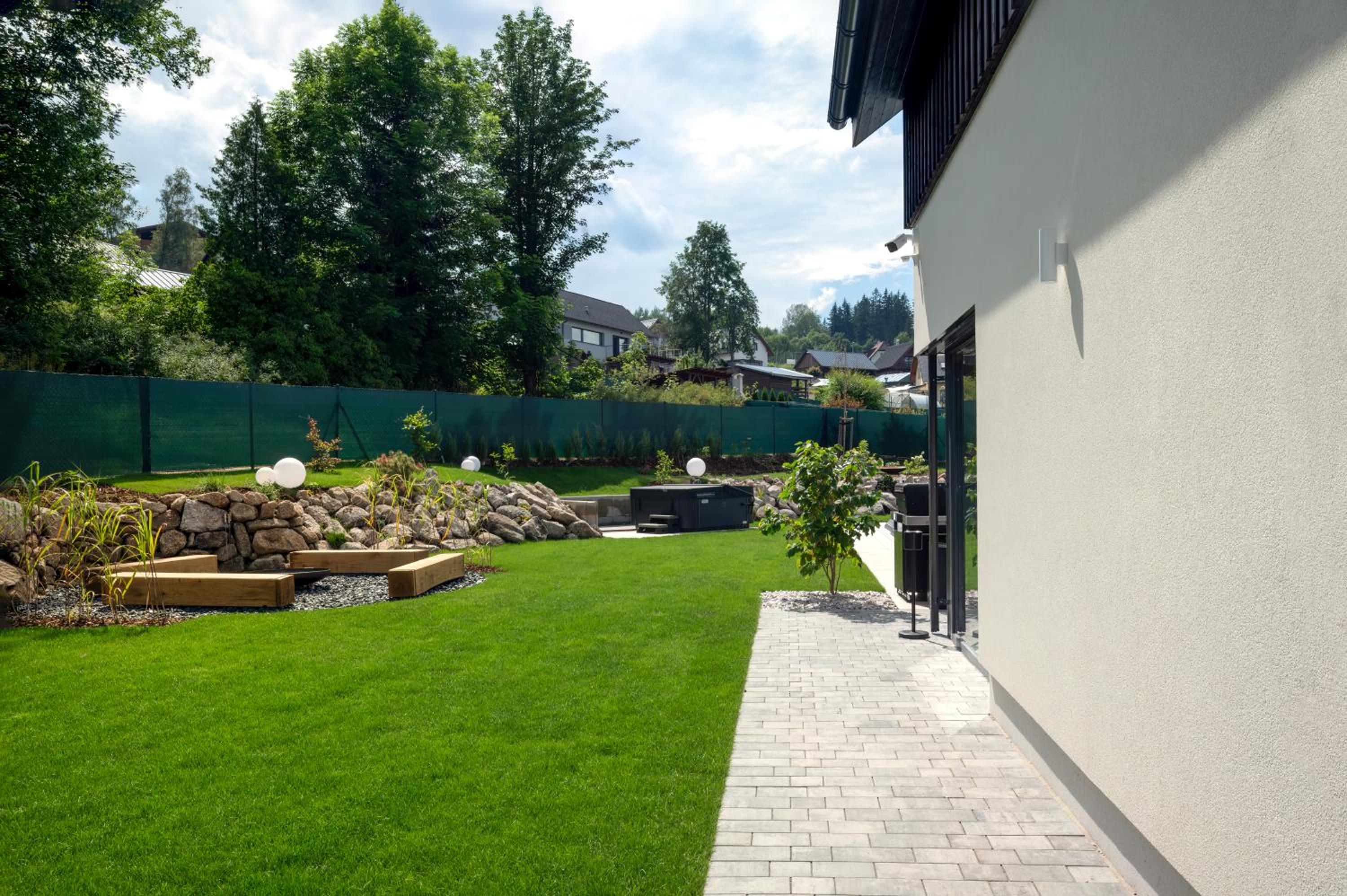 Residence Smržovka - Luxury House with Swimming Pool, Jacuzzi, Garden and BBQ