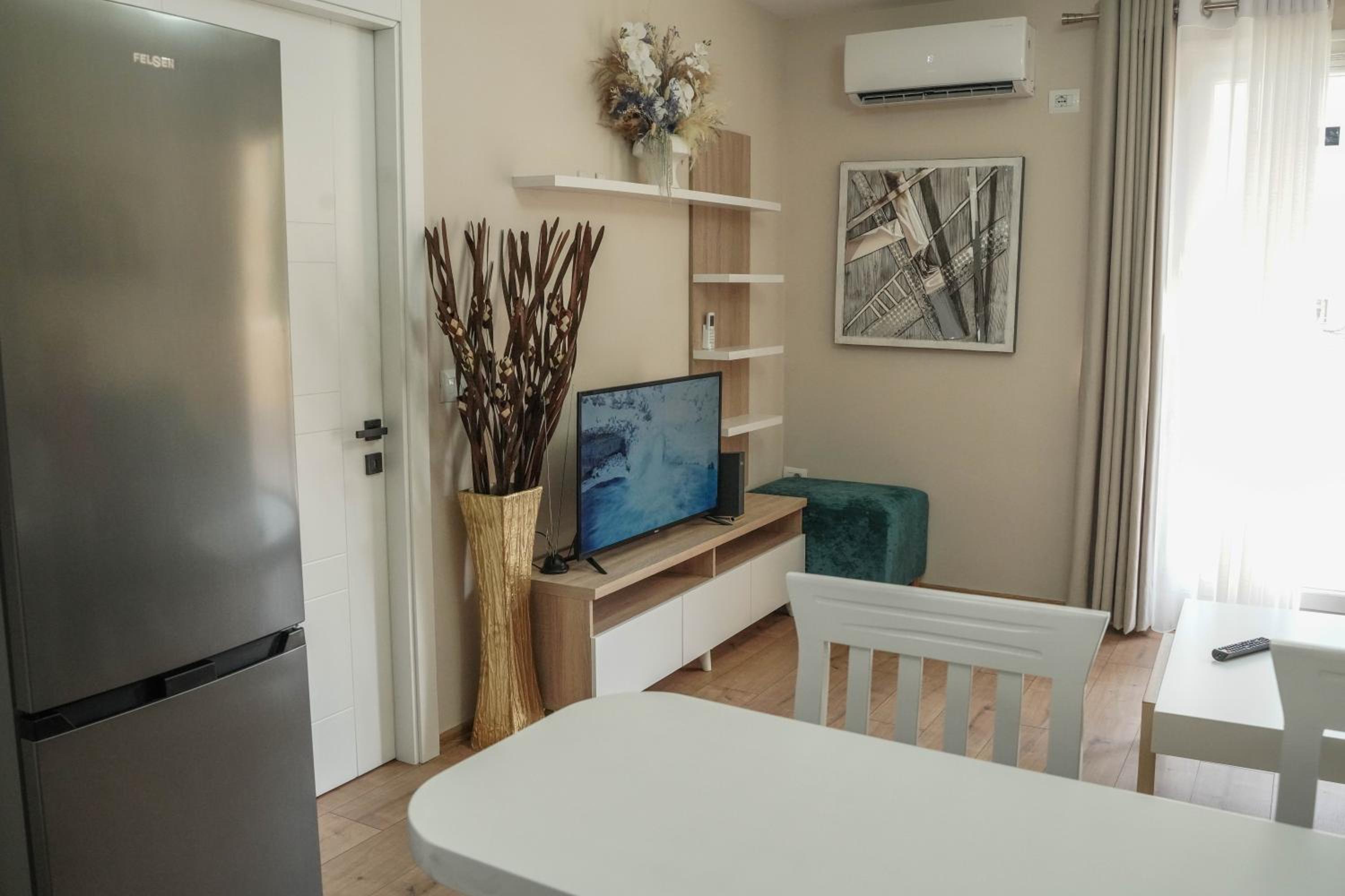 Haris Apartments Tirana