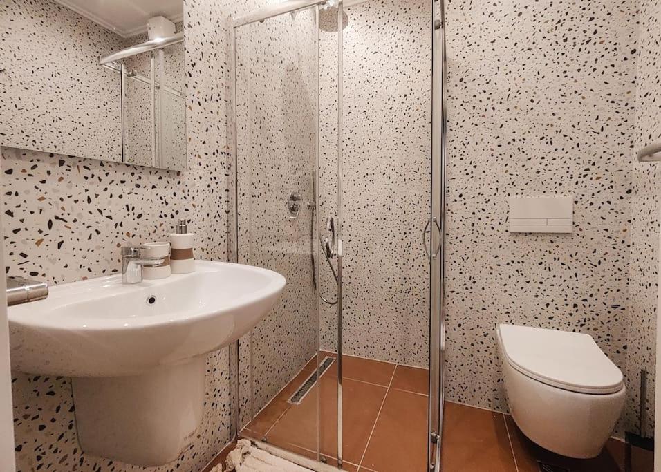 Central Flower Studio Apartment 3