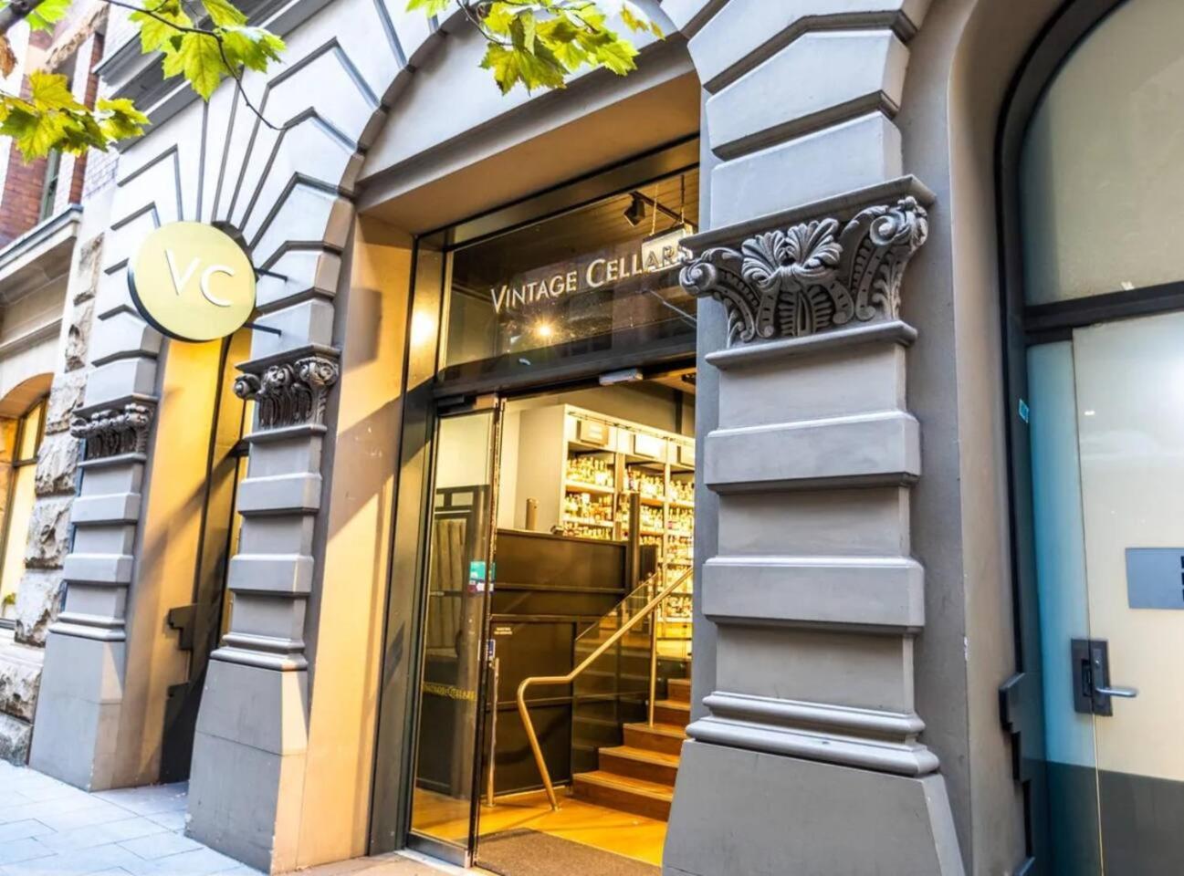 Stylish 2 Bed in Central CBD with Pool & Gym
