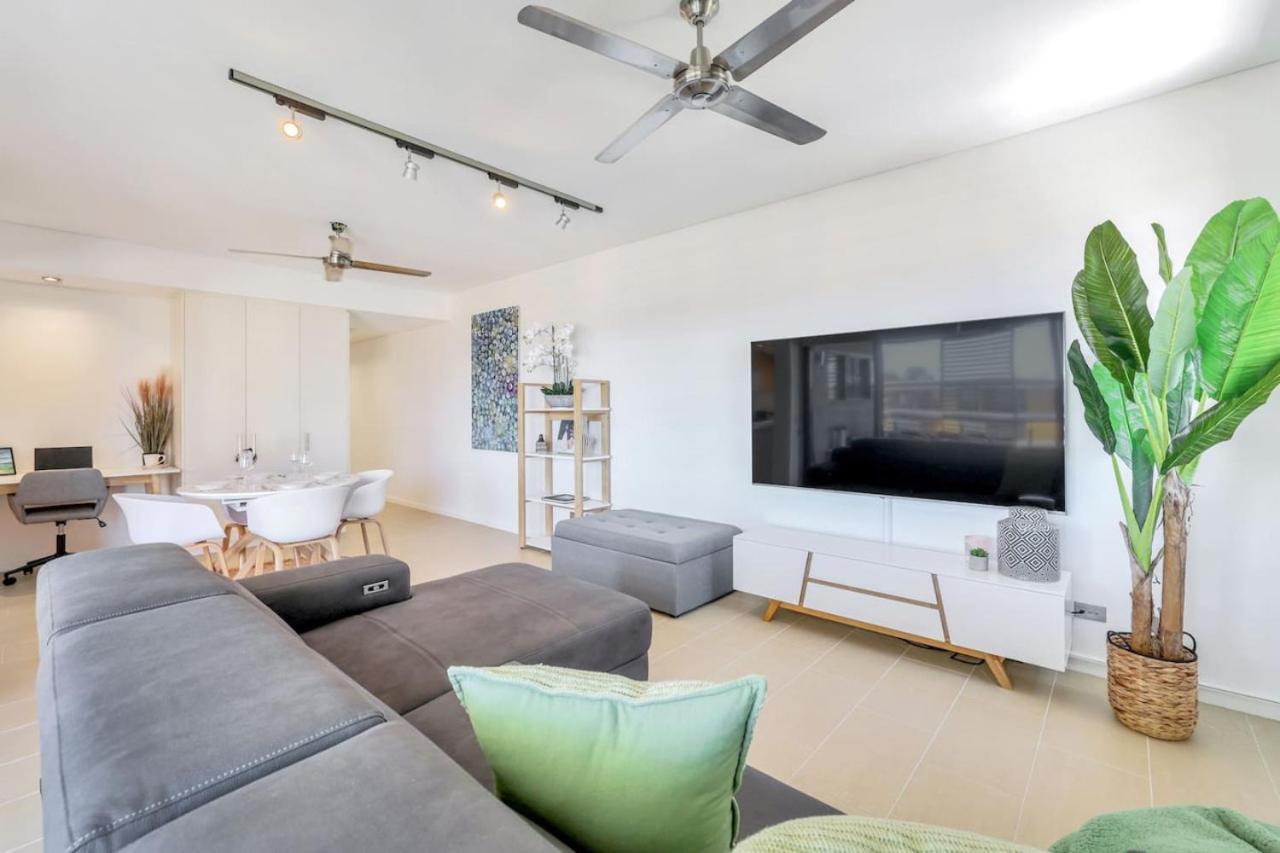 Waterfront Monsoon Suite 2 Bed, 2 Bath Apt