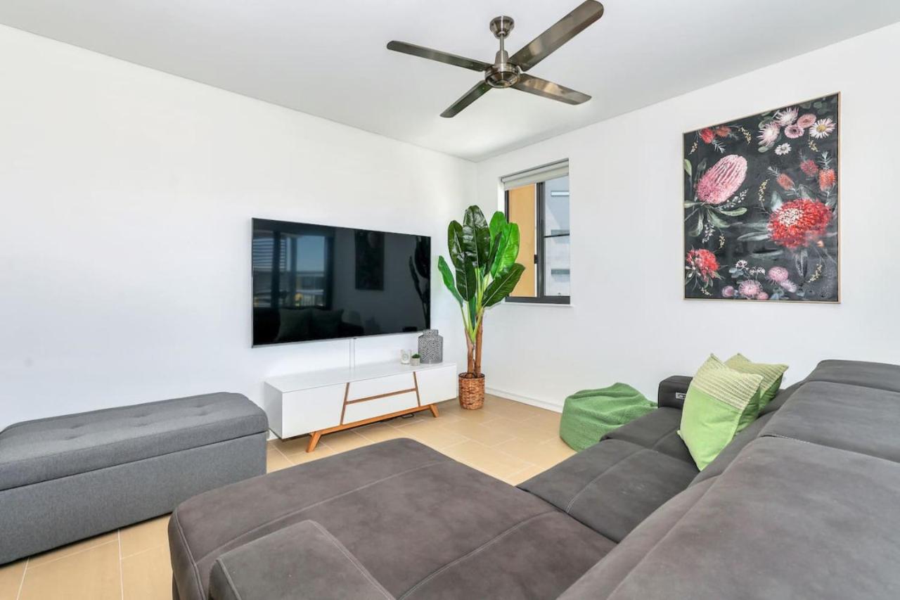 Waterfront Monsoon Suite 2 Bed, 2 Bath Apt