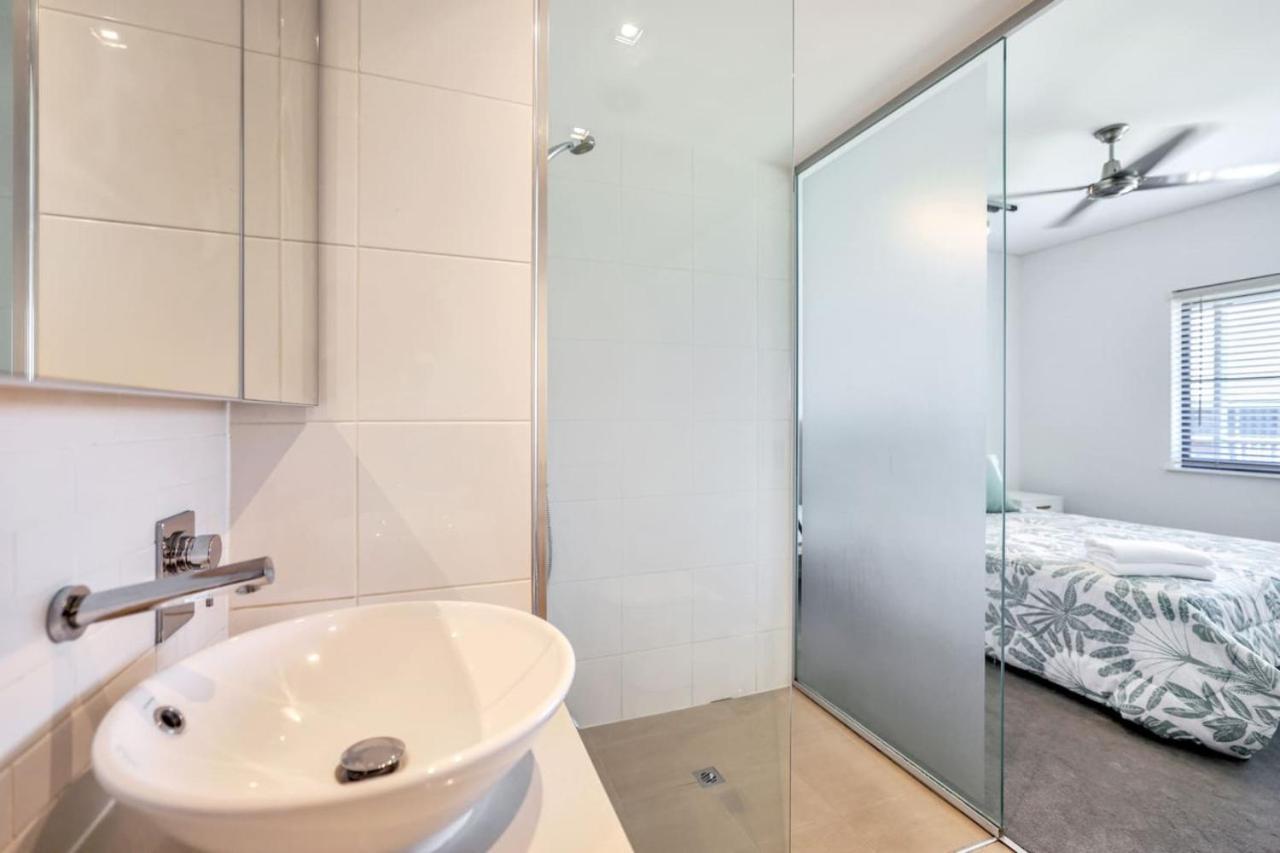 Waterfront Monsoon Suite 2 Bed, 2 Bath Apt