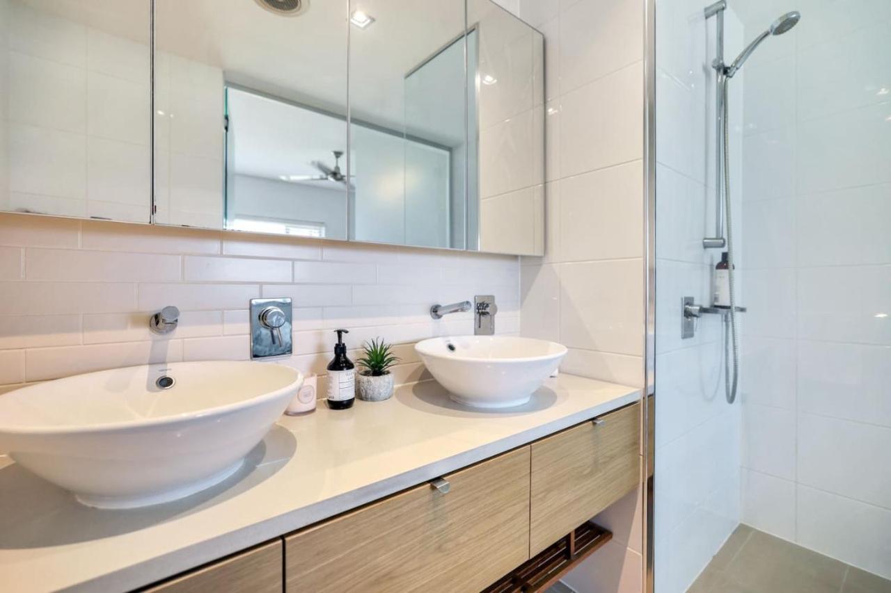 Waterfront Monsoon Suite 2 Bed, 2 Bath Apt