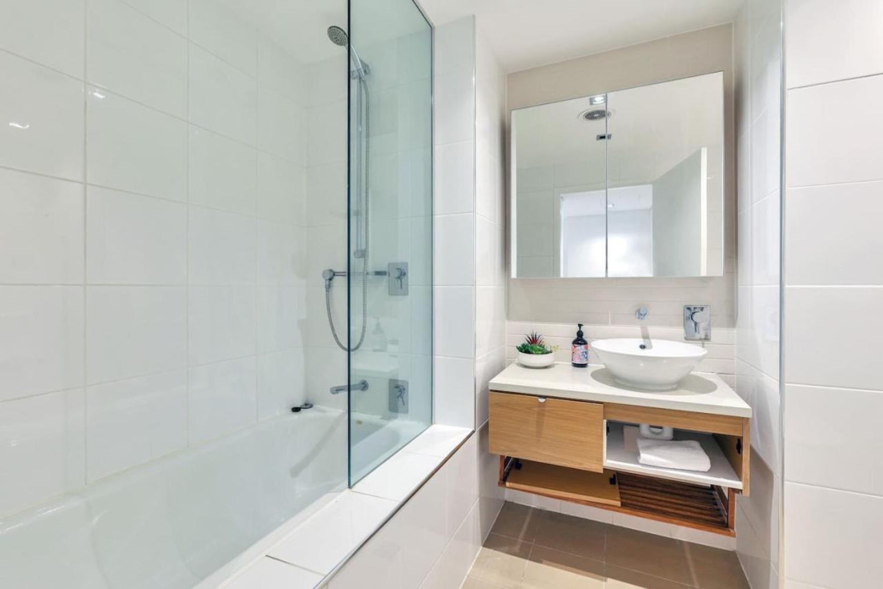 Waterfront Monsoon Suite 2 Bed, 2 Bath Apt